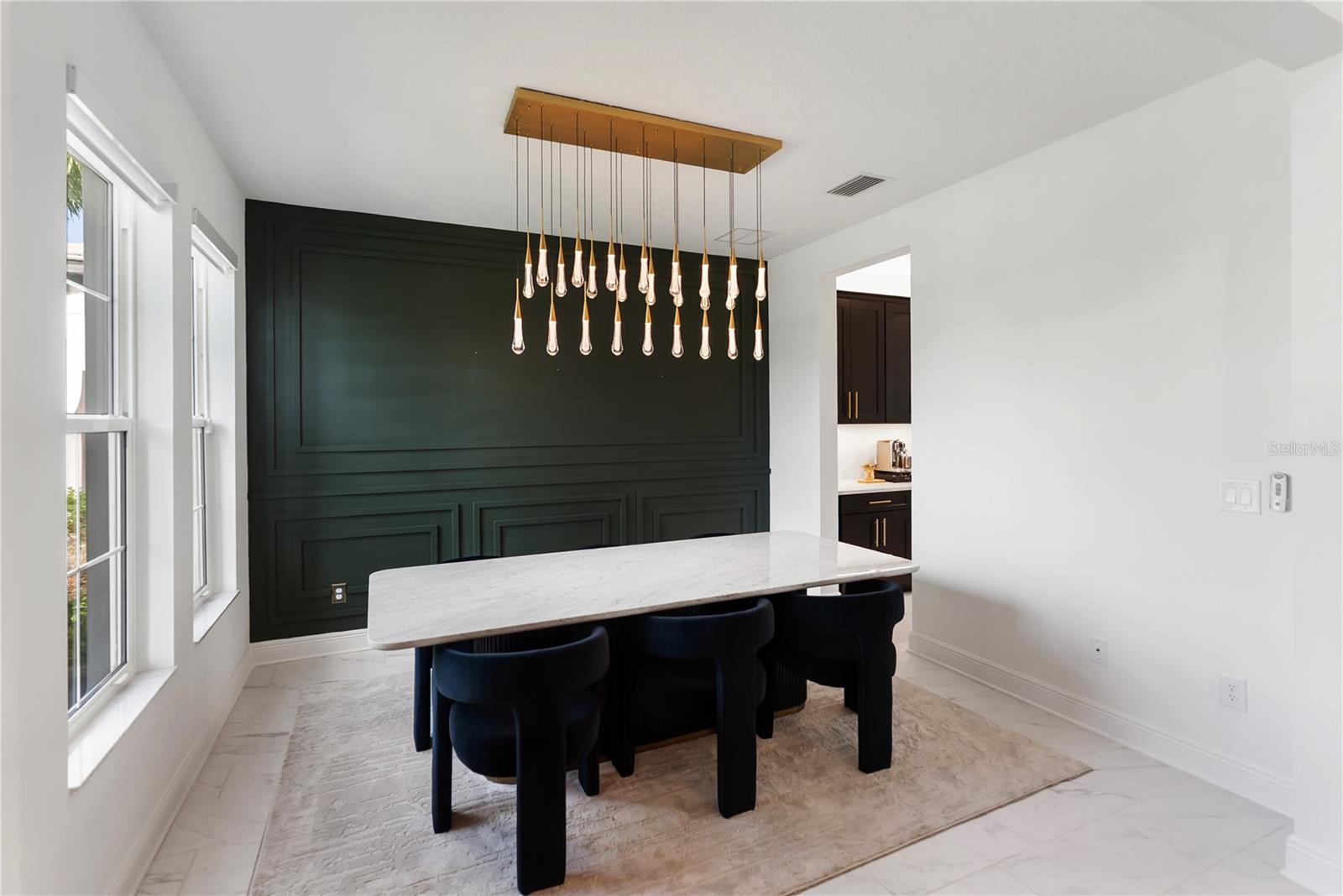 Image 6 of 75 For 17510 Savory Mist Circle