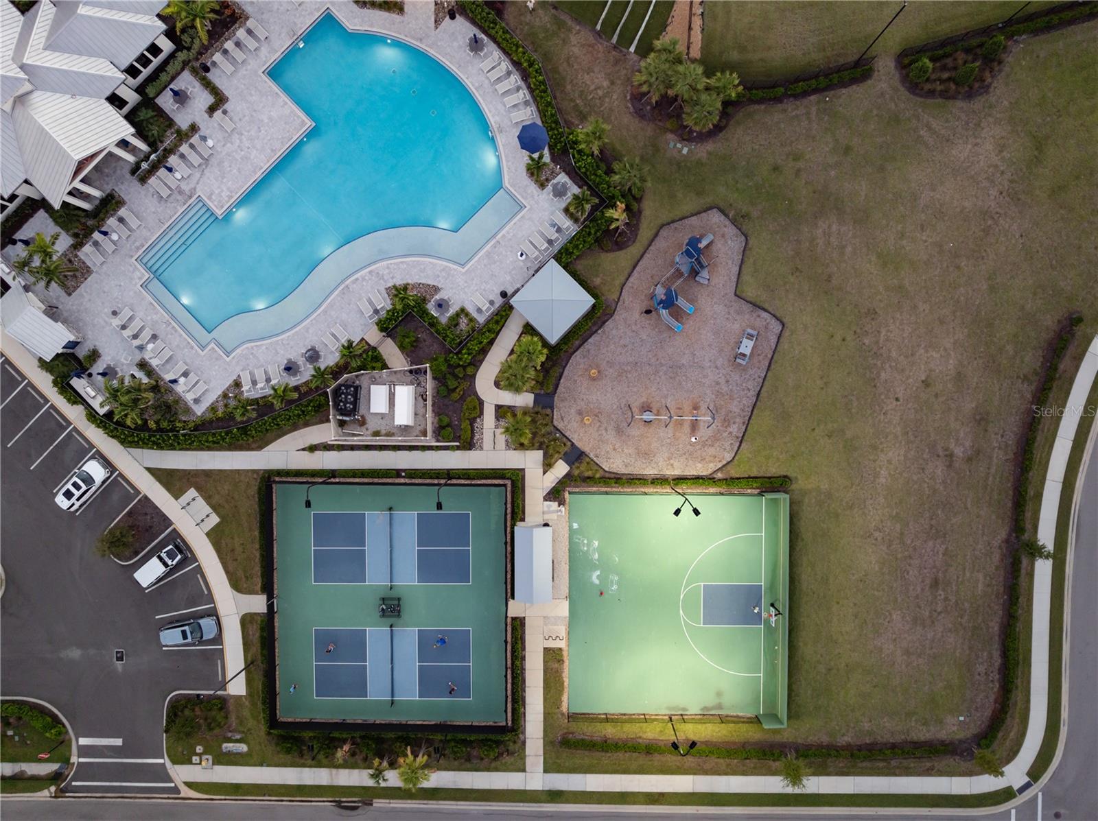 Image 64 of 75 For 17510 Savory Mist Circle