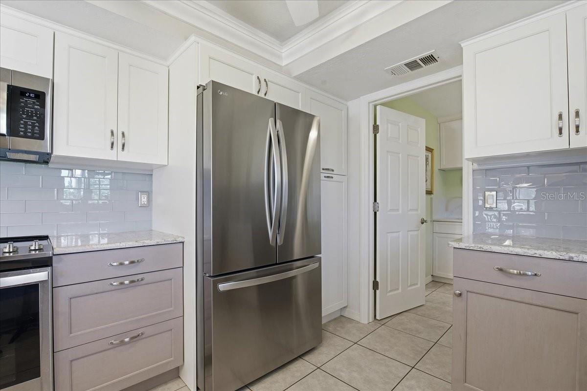 Image 27 of 60 For 1231 Bayshore Drive