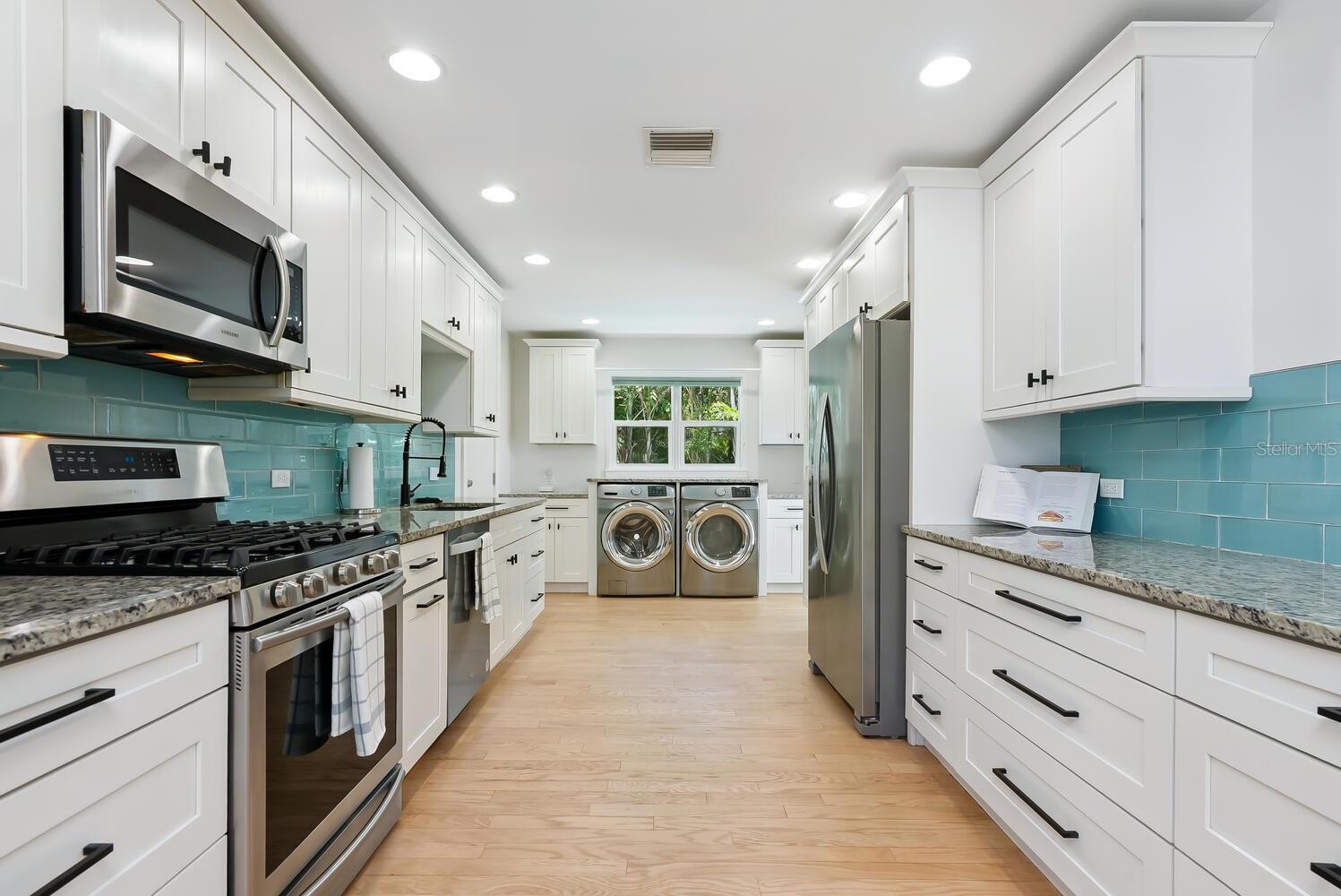 Image 13 of 39 For 1931 High Point Circle