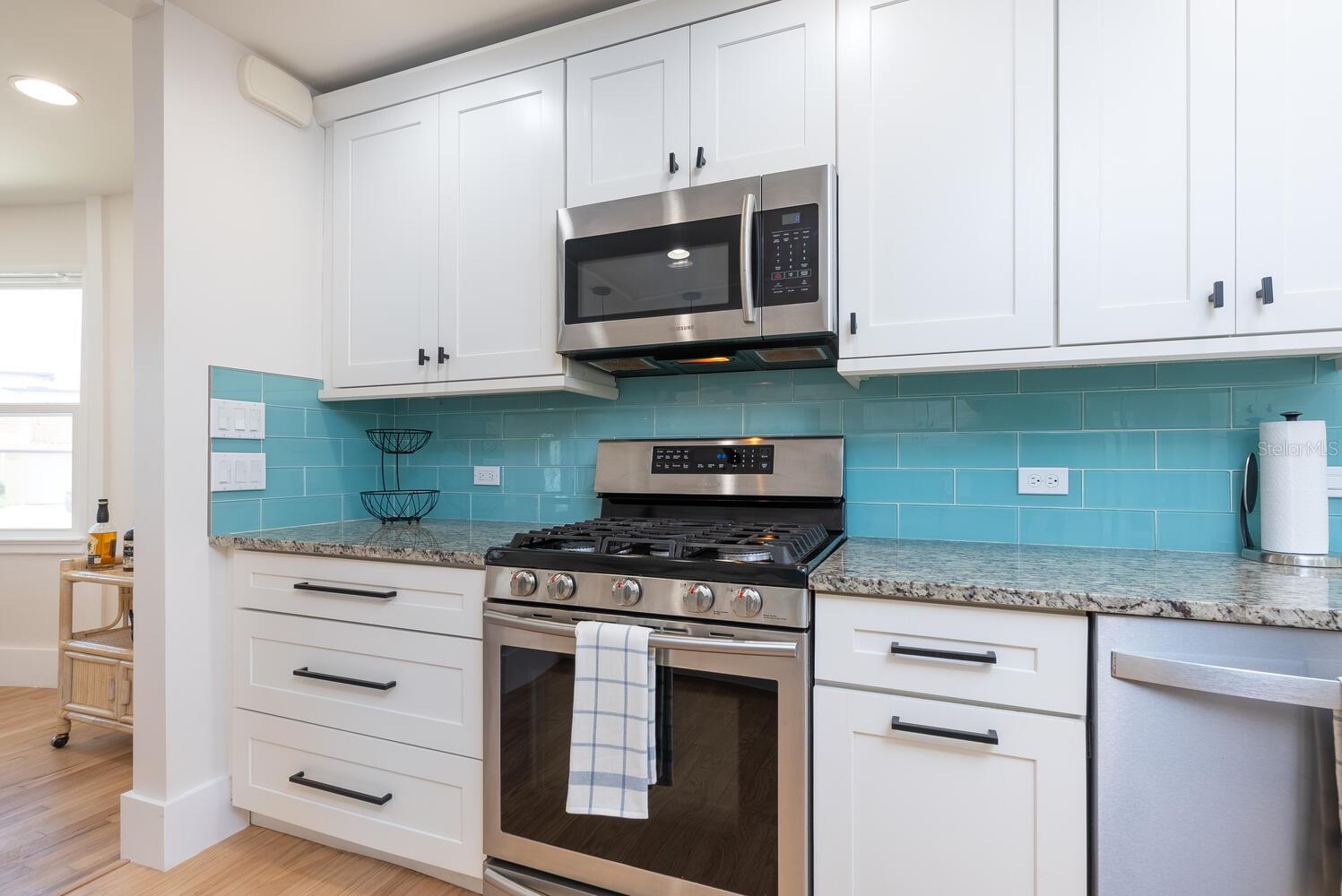 Image 14 of 39 For 1931 High Point Circle