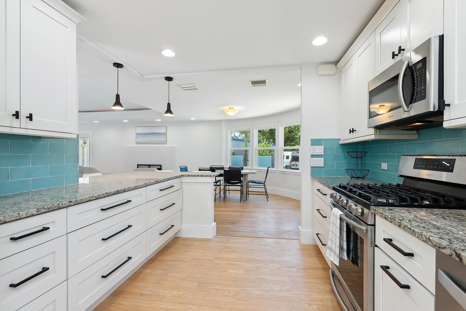 Image 17 of 39 For 1931 High Point Circle