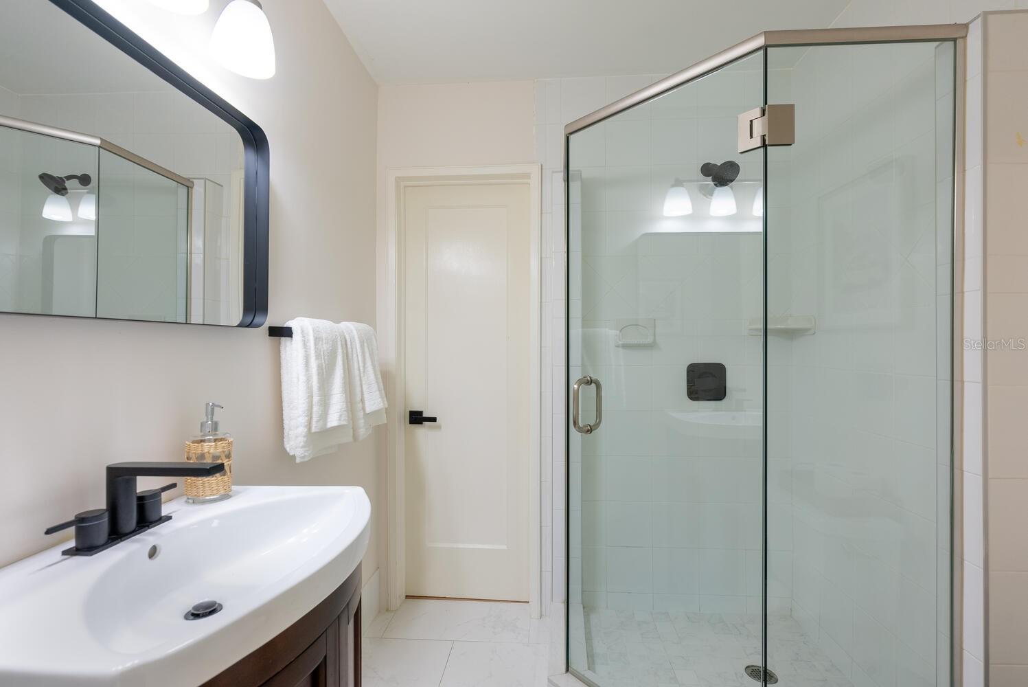 Image 25 of 39 For 1931 High Point Circle