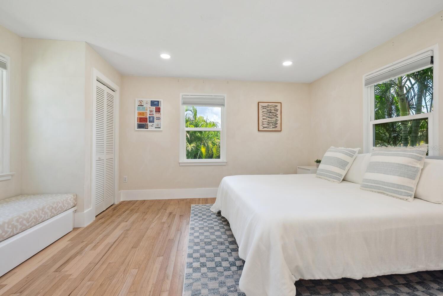 Image 26 of 39 For 1931 High Point Circle