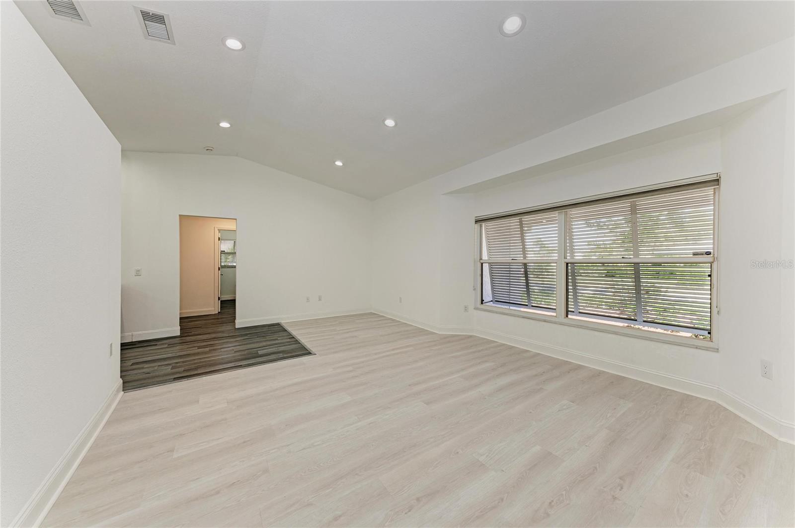 Image 10 of 59 For 6315 4th Avenue Nw