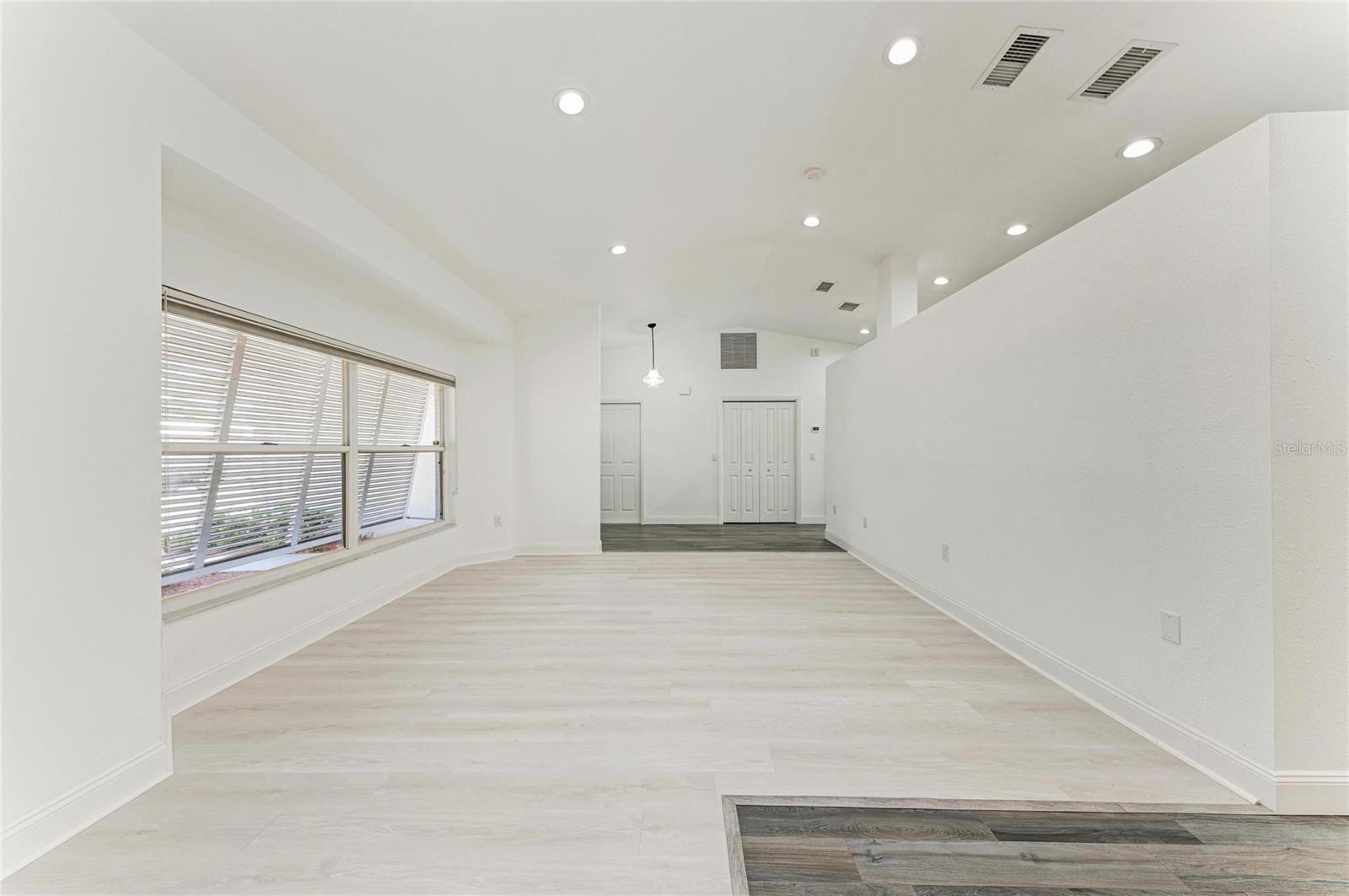 Image 14 of 59 For 6315 4th Avenue Nw