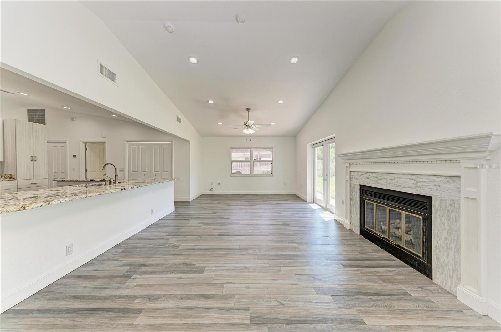 Image 15 of 59 For 6315 4th Avenue Nw