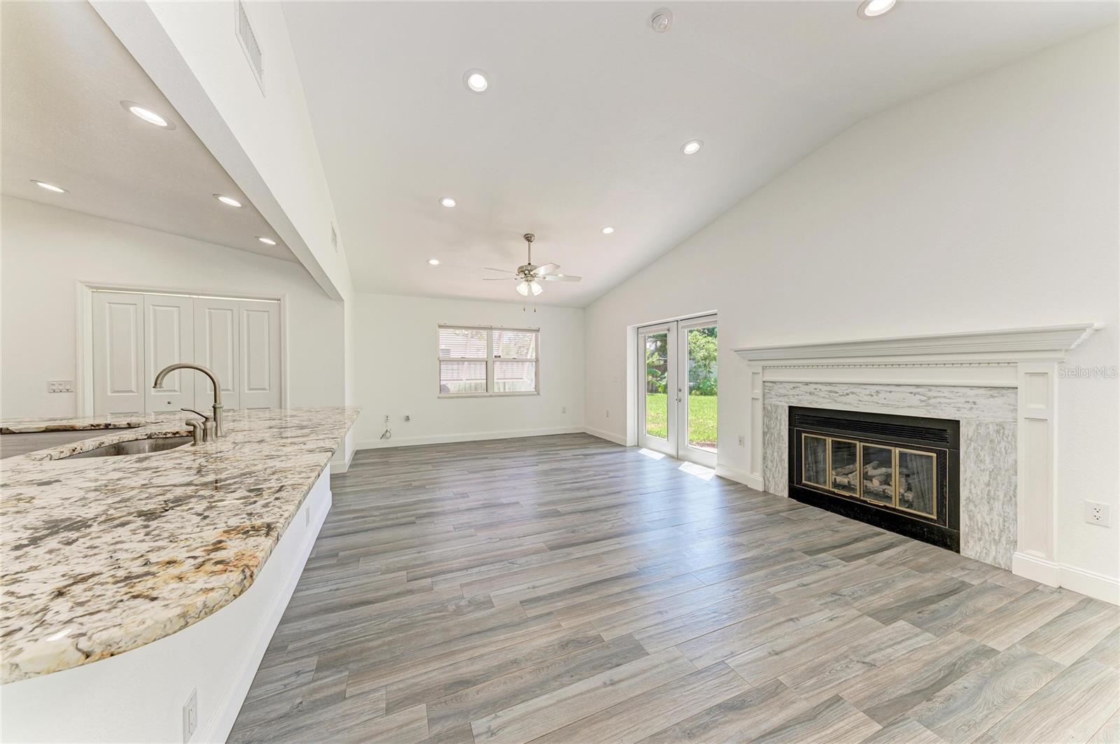 Image 17 of 59 For 6315 4th Avenue Nw