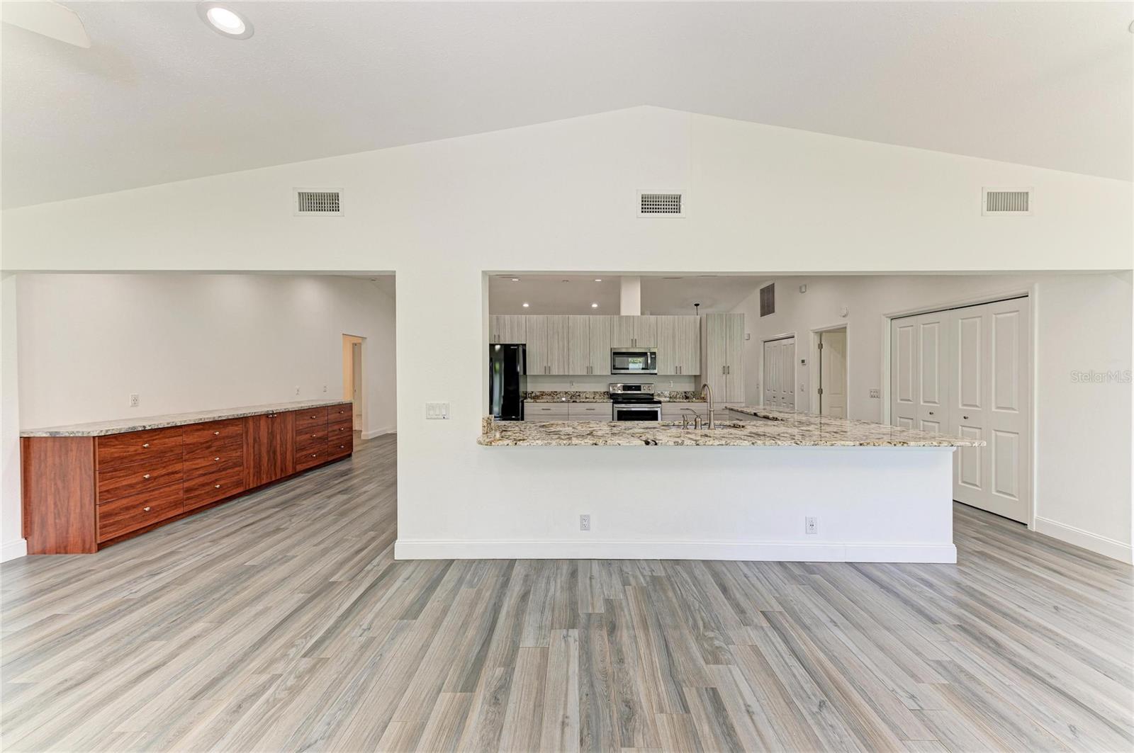 Image 22 of 59 For 6315 4th Avenue Nw