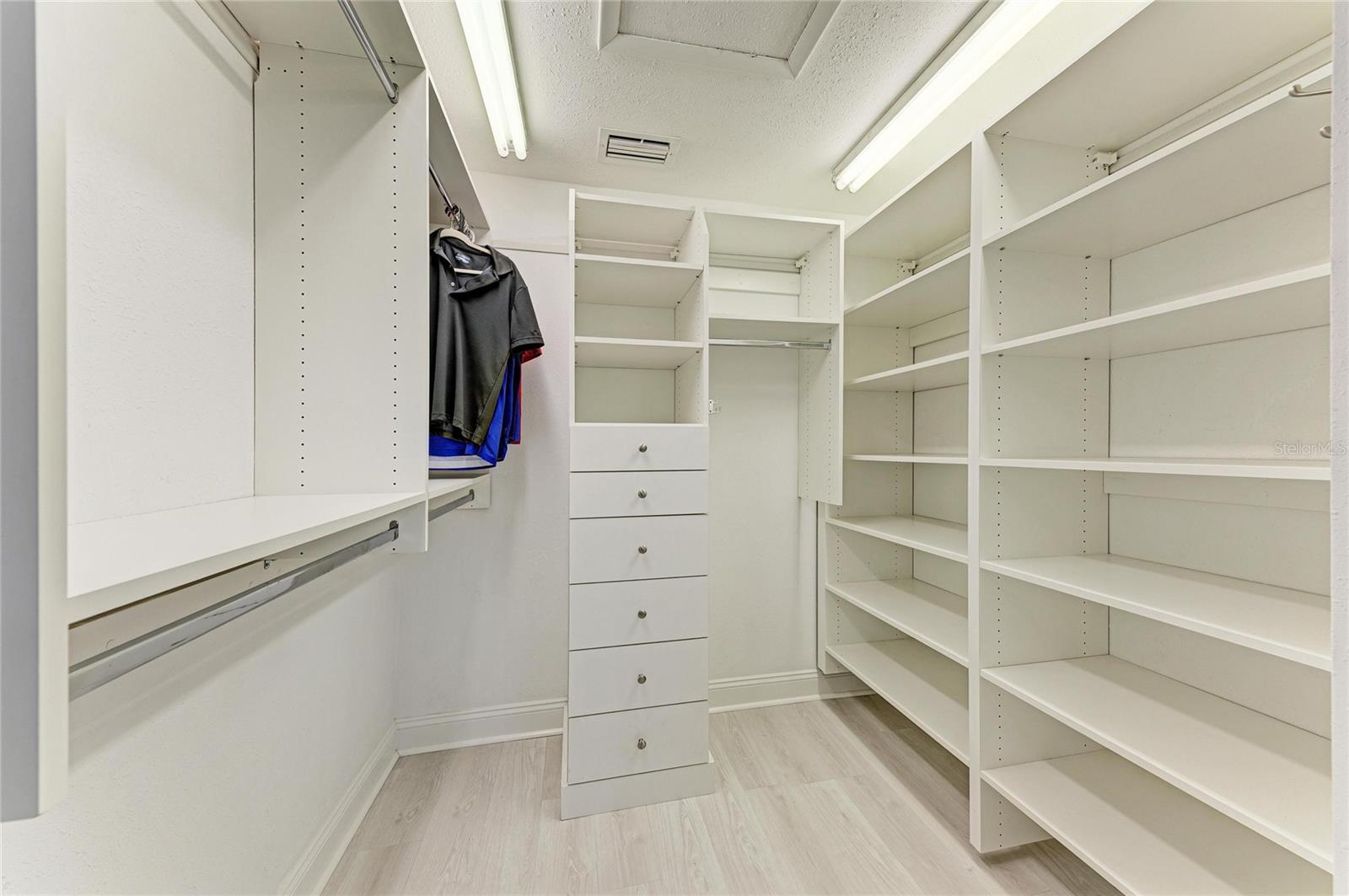 Image 37 of 59 For 6315 4th Avenue Nw