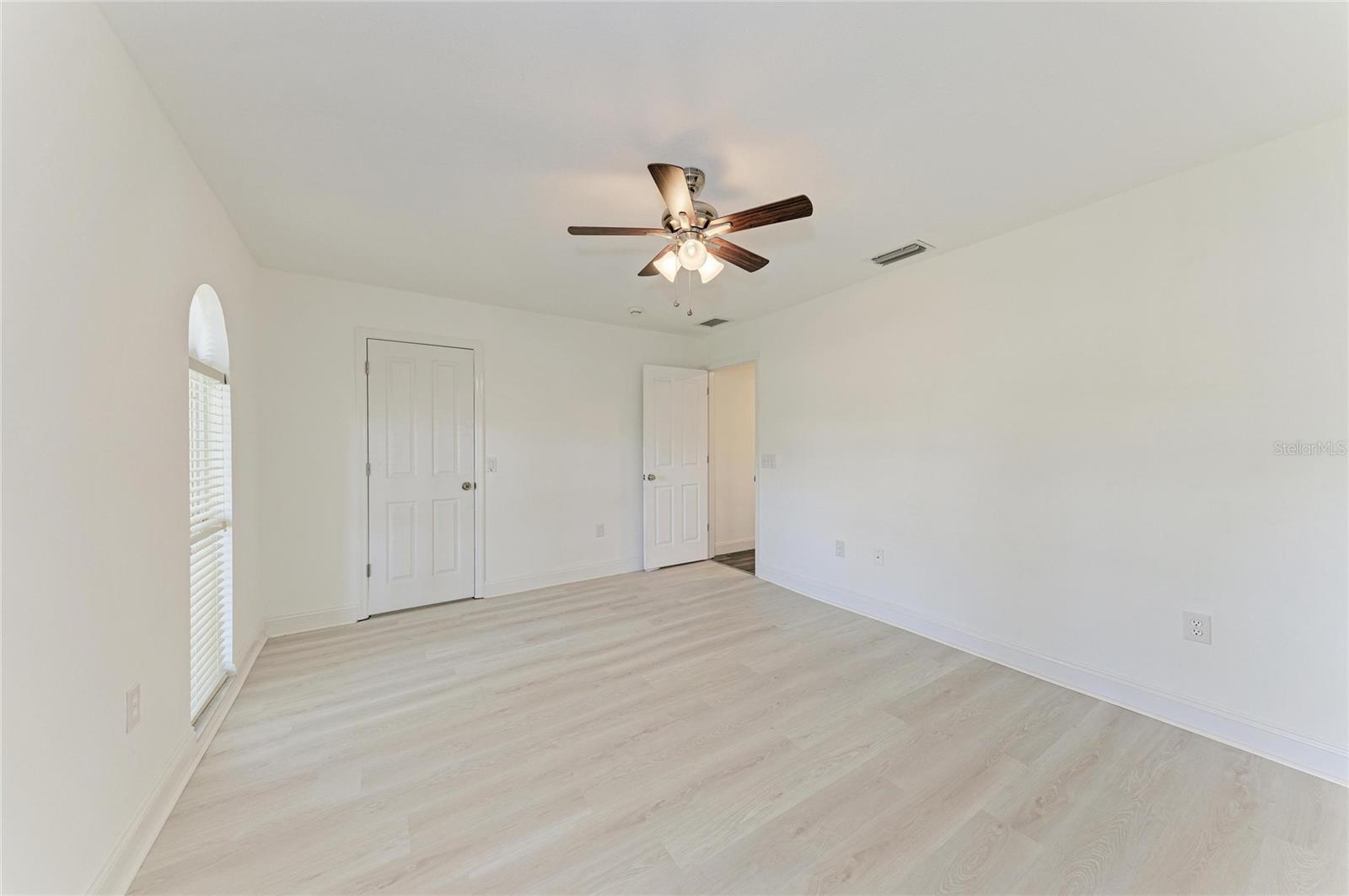 Image 42 of 59 For 6315 4th Avenue Nw