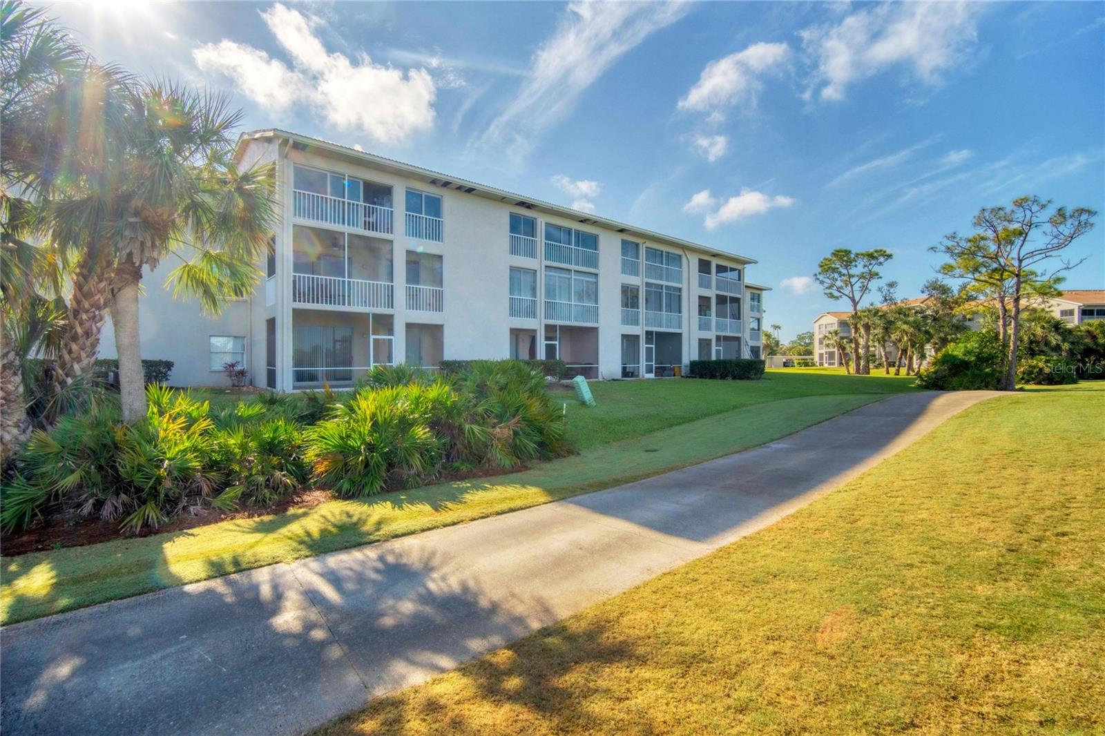 Image 23 of 58 For 9610 Club South Circle # 4207