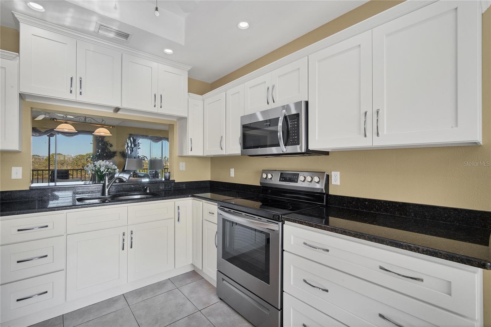 Image 4 of 58 For 9610 Club South Circle # 4207