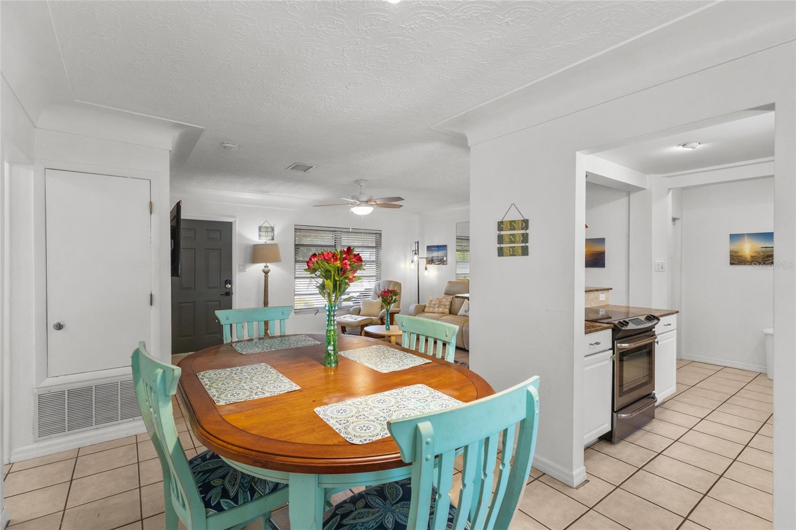 Image 10 of 40 For 2082 Orchid Street