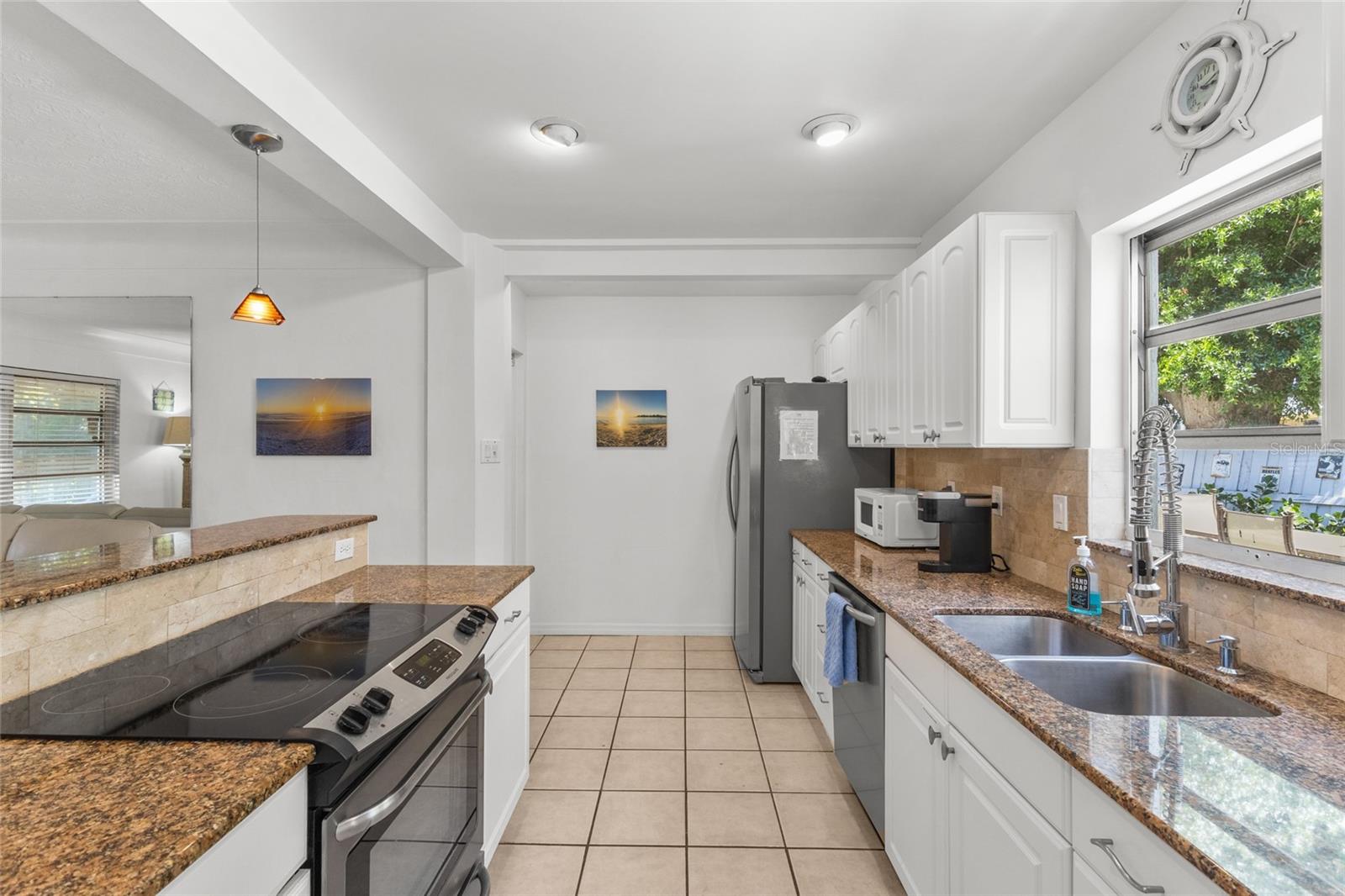 Image 11 of 40 For 2082 Orchid Street