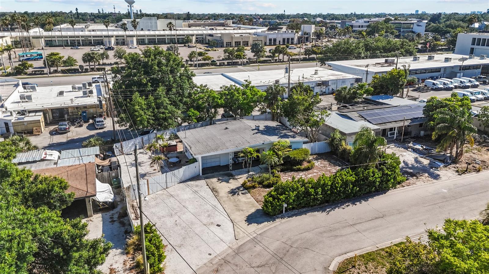 Image 37 of 40 For 2082 Orchid Street