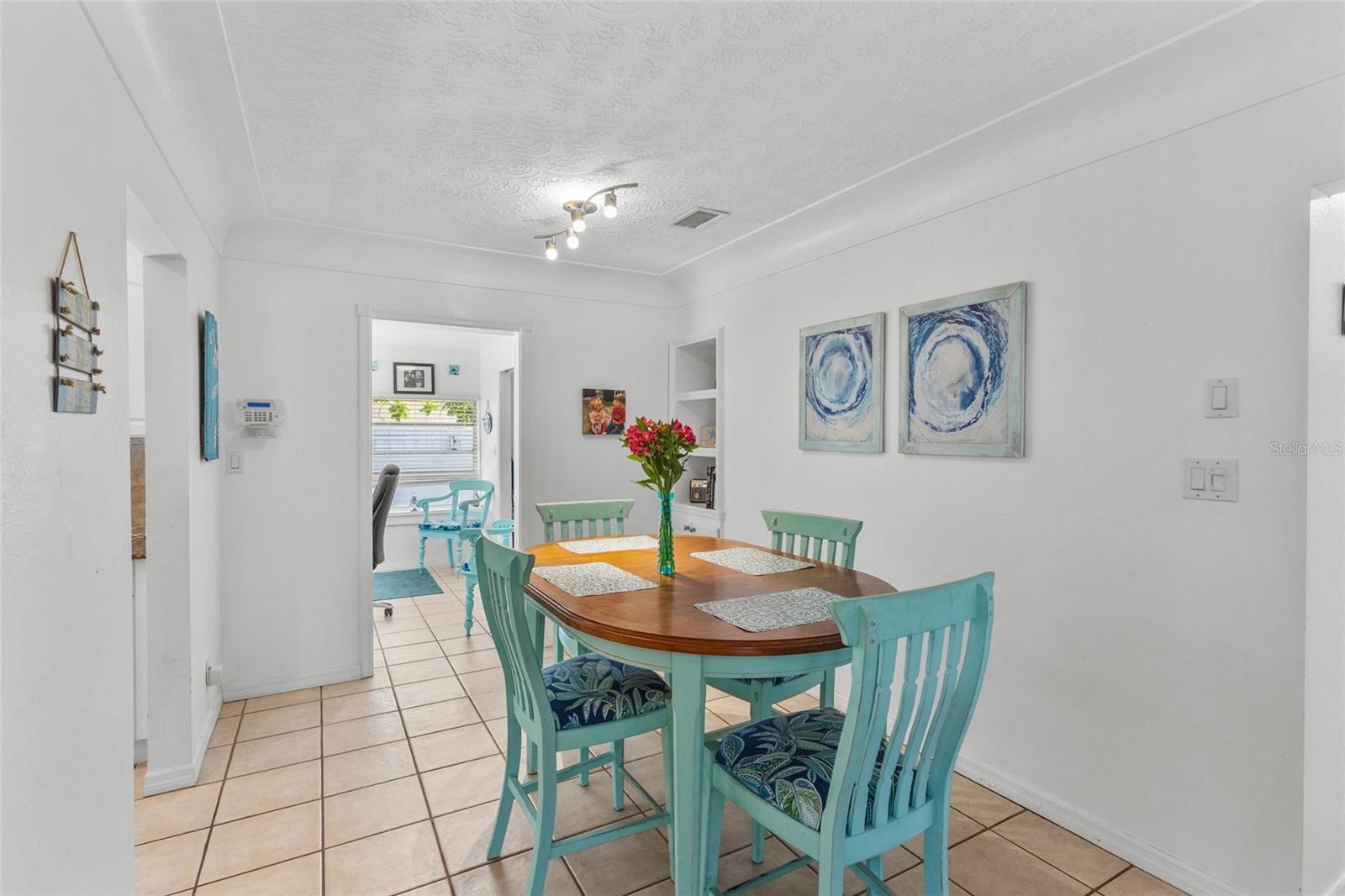 Image 8 of 40 For 2082 Orchid Street