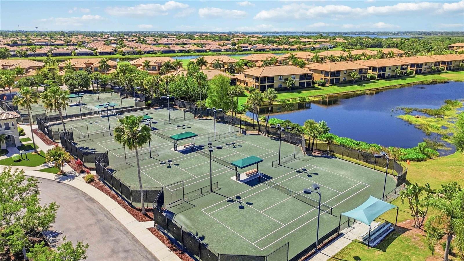 Image 32 of 43 For 7019 River Hammock Drive 202