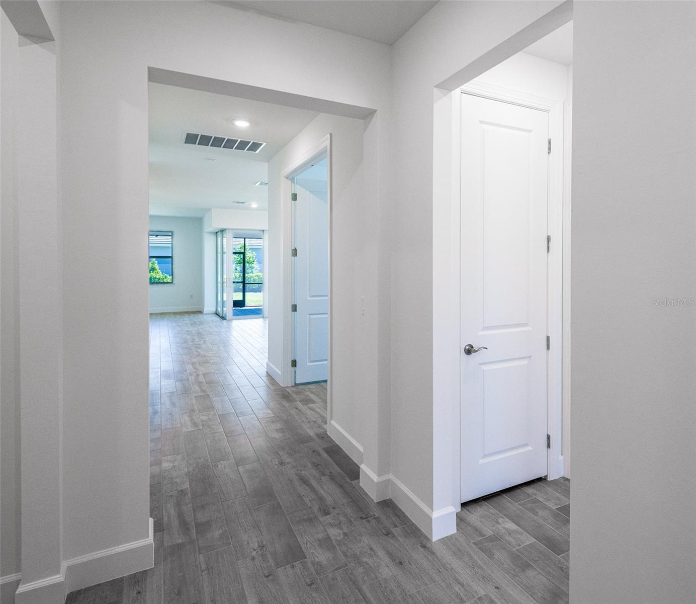 Image 3 of 26 For 6957 Honeybell Drive