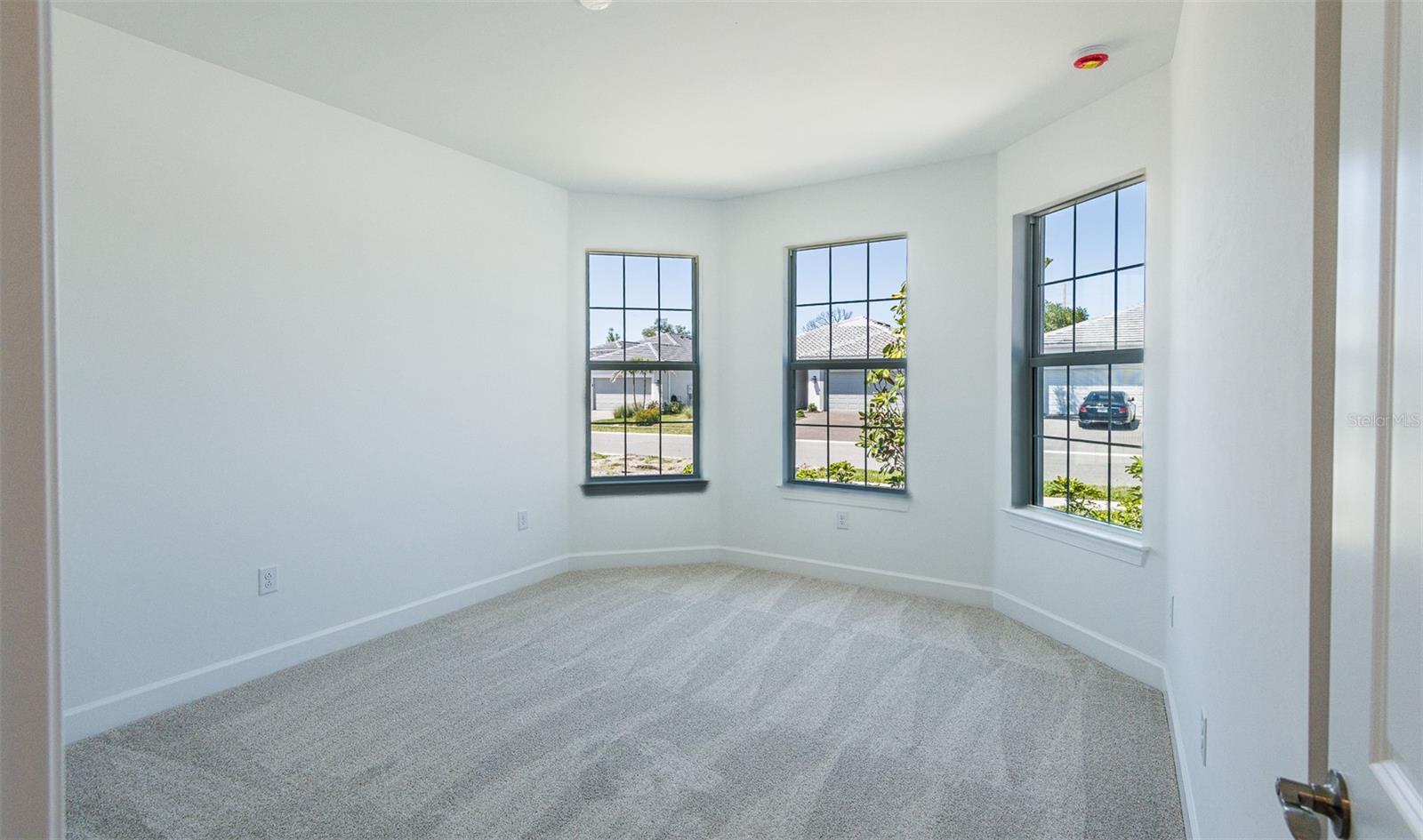 Image 4 of 26 For 6957 Honeybell Drive