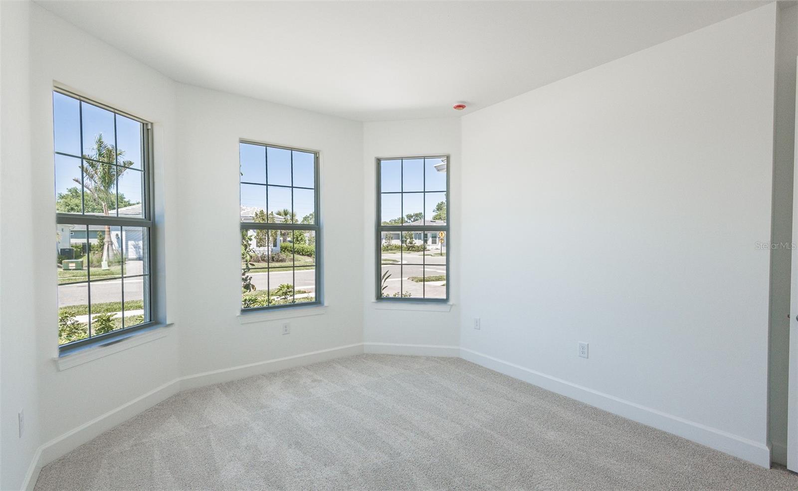 Image 5 of 26 For 6957 Honeybell Drive