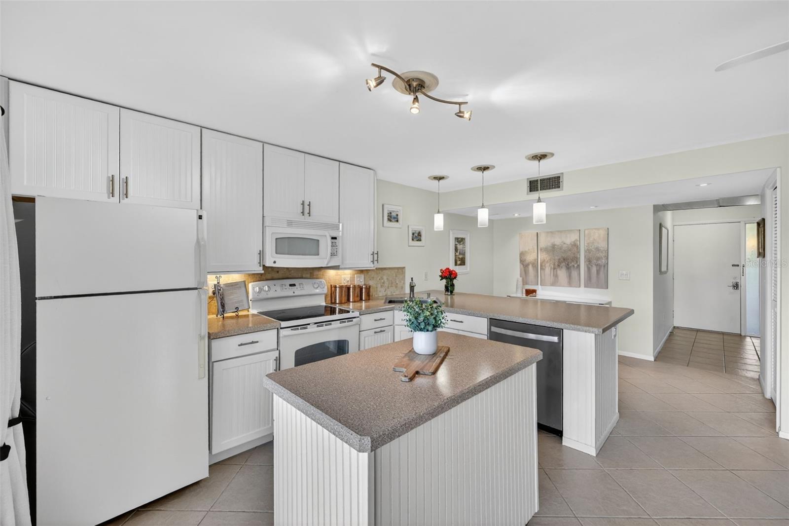 Image 12 of 48 For 3061 Quail Hollow # 35