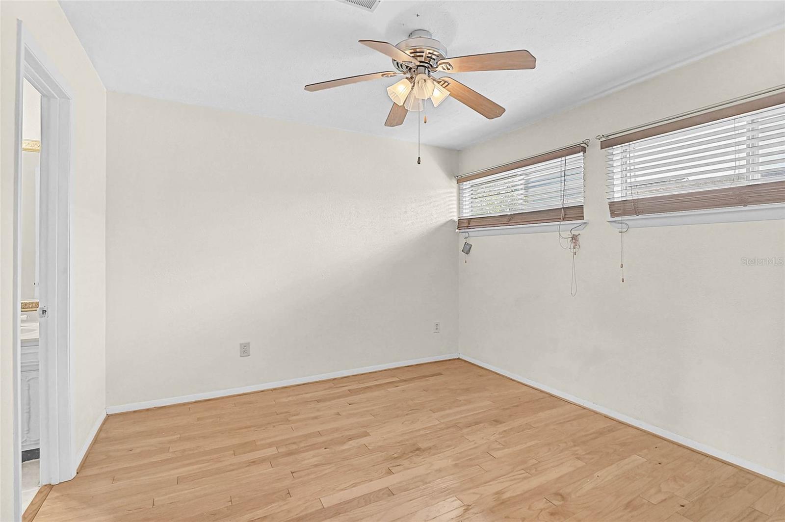 Image 18 of 38 For 4388 Rayfield Drive 4388