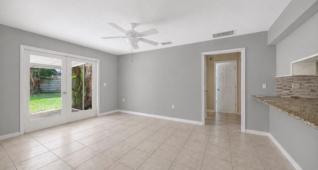 Image 4 of 21 For 6703 Pointe West Boulevard