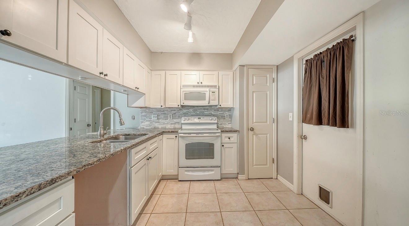 Image 6 of 21 For 6703 Pointe West Boulevard