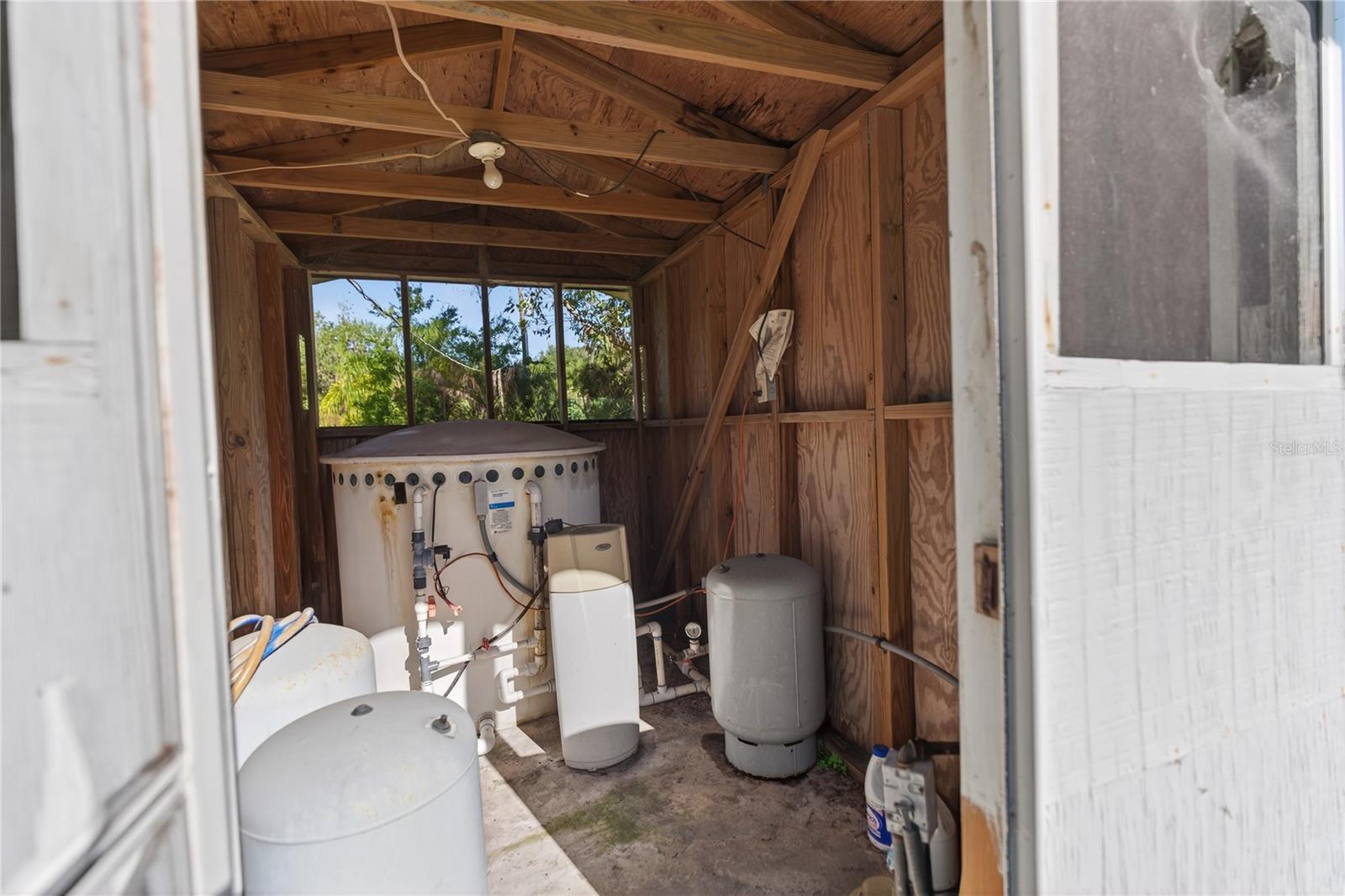 Image 4 of 45 For 3711 Hidden River Road