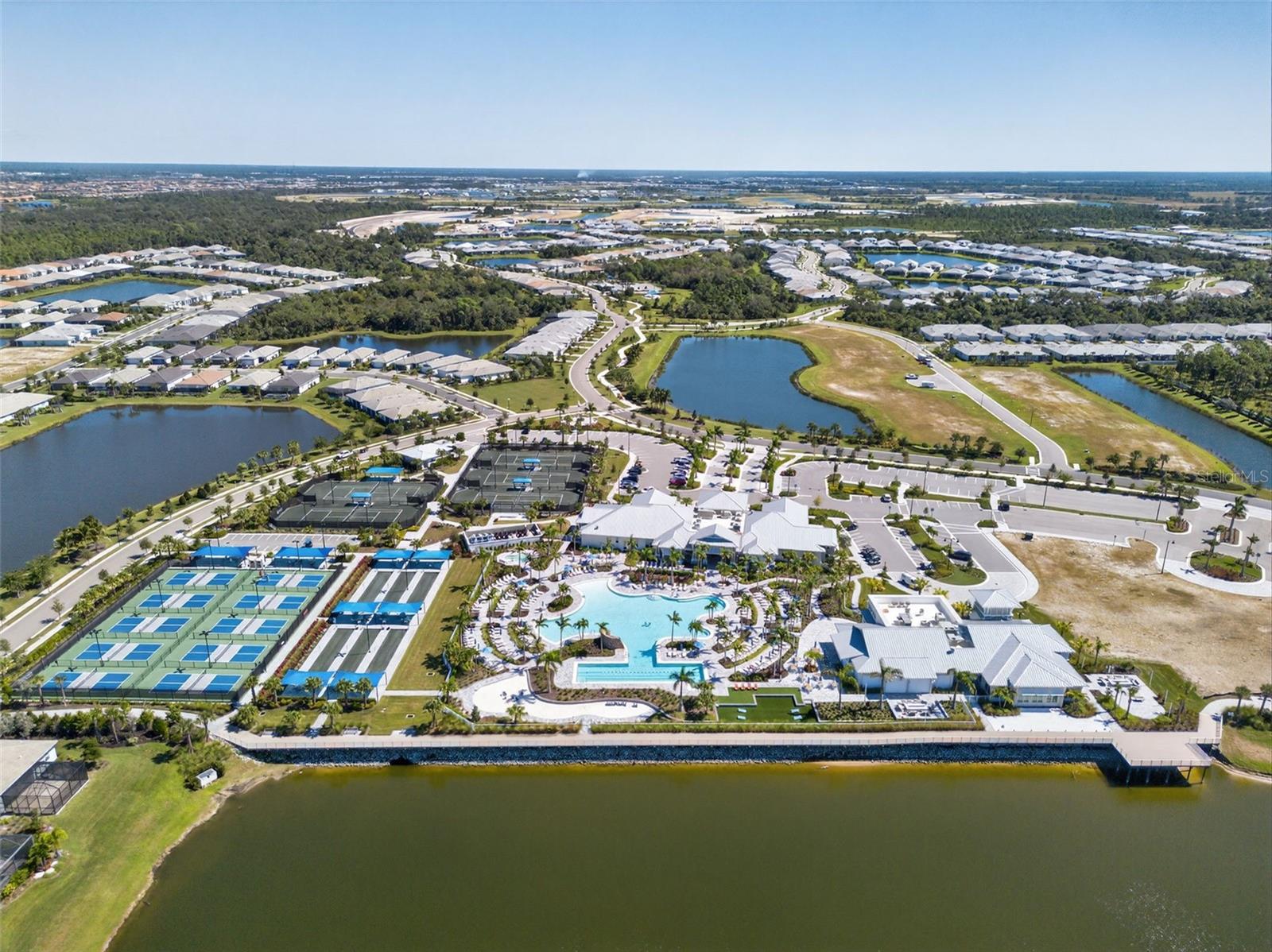 Image 61 of 100 For 10264 Beach Dune Drive