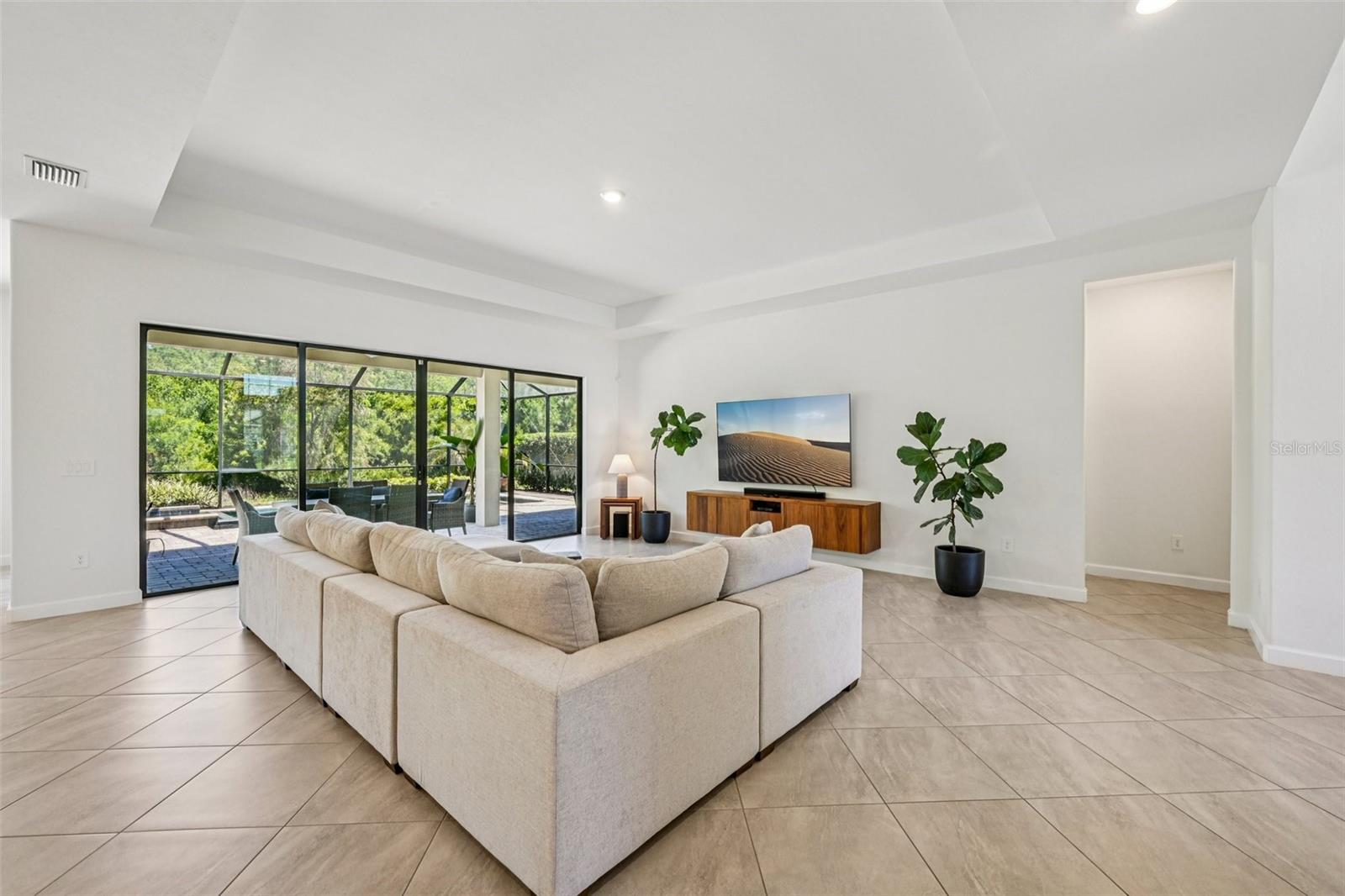 Image 10 of 95 For 16309 Tradewind Terrace