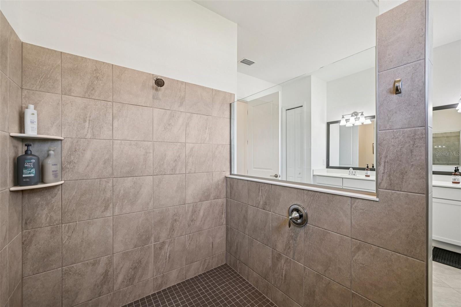 Image 29 of 95 For 16309 Tradewind Terrace