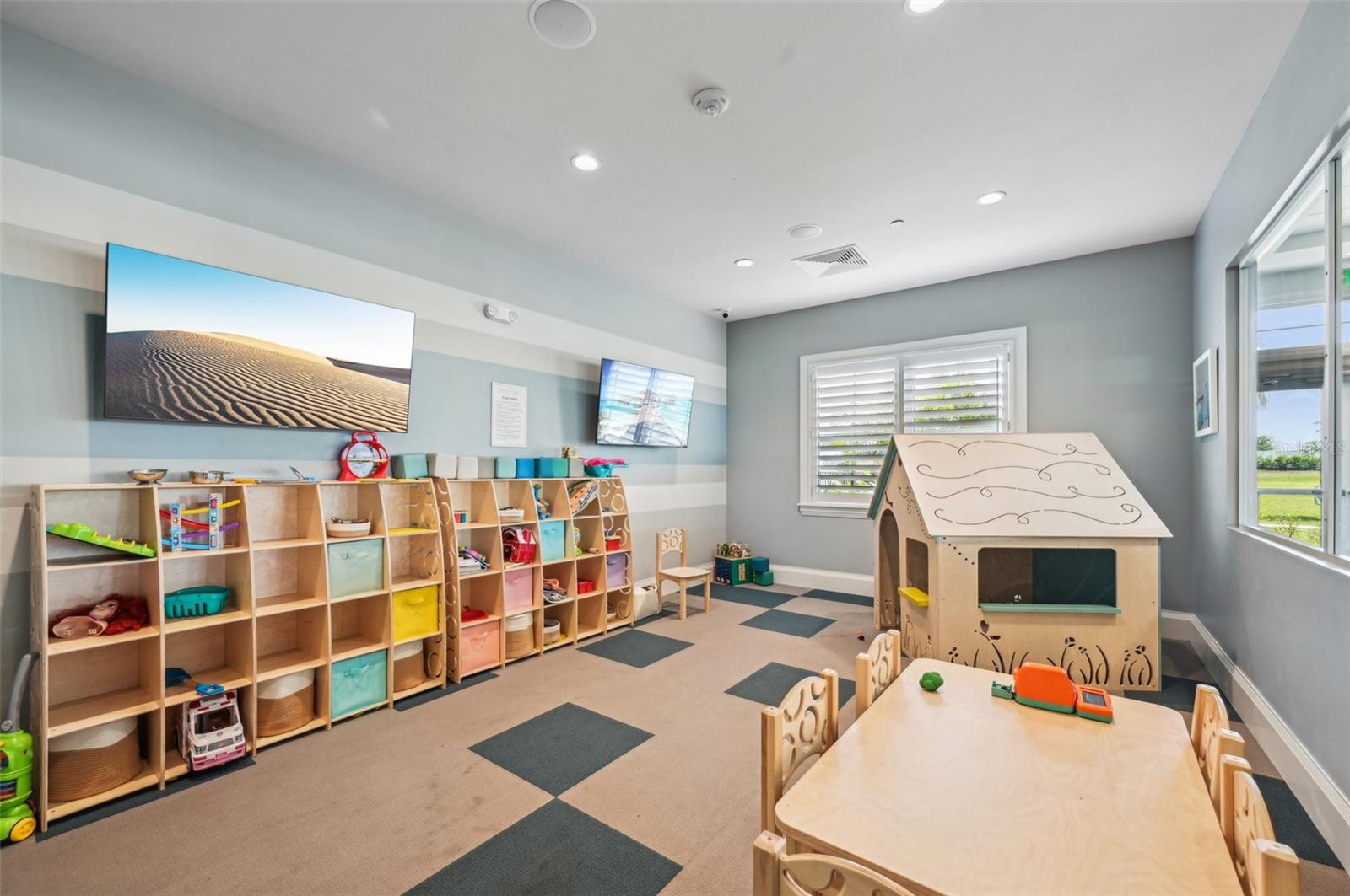 Image 68 of 95 For 16309 Tradewind Terrace