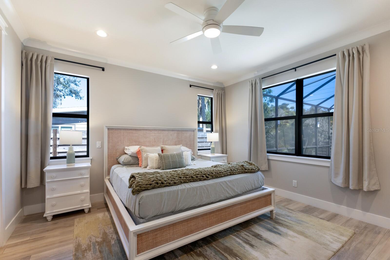 Image 19 of 48 For 2823 Marshall Drive