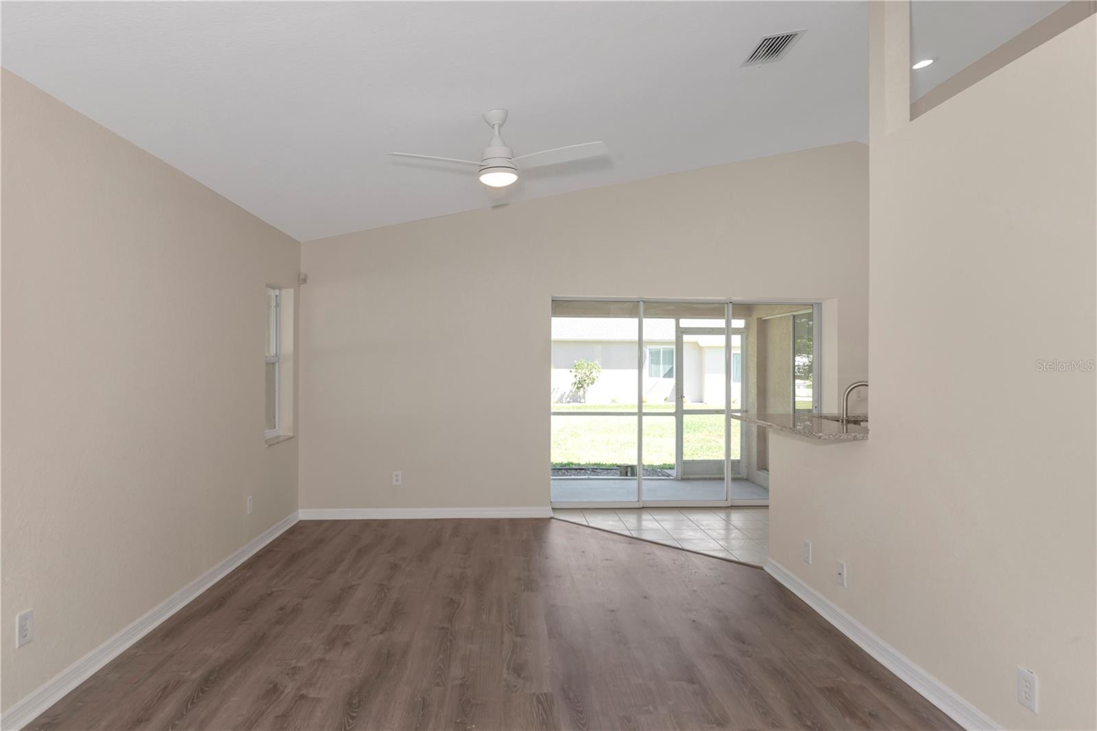 Image 14 of 32 For 1401 Hedgewood Circle