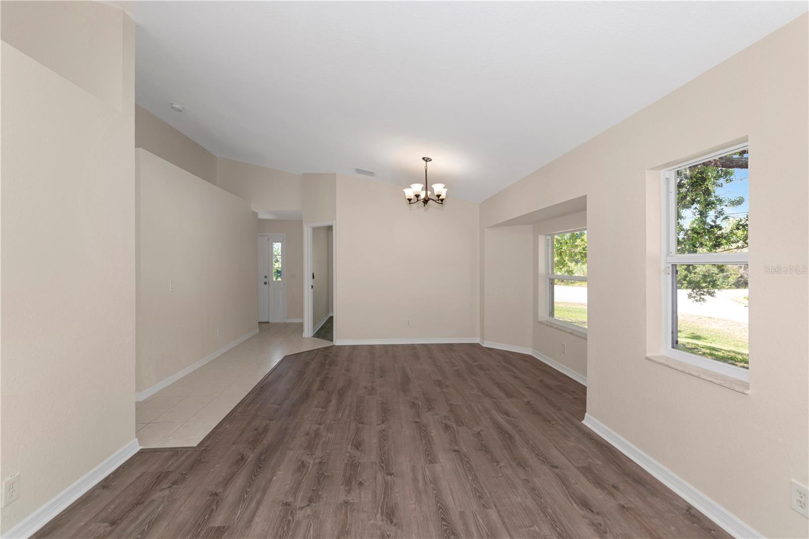 Image 18 of 32 For 1401 Hedgewood Circle