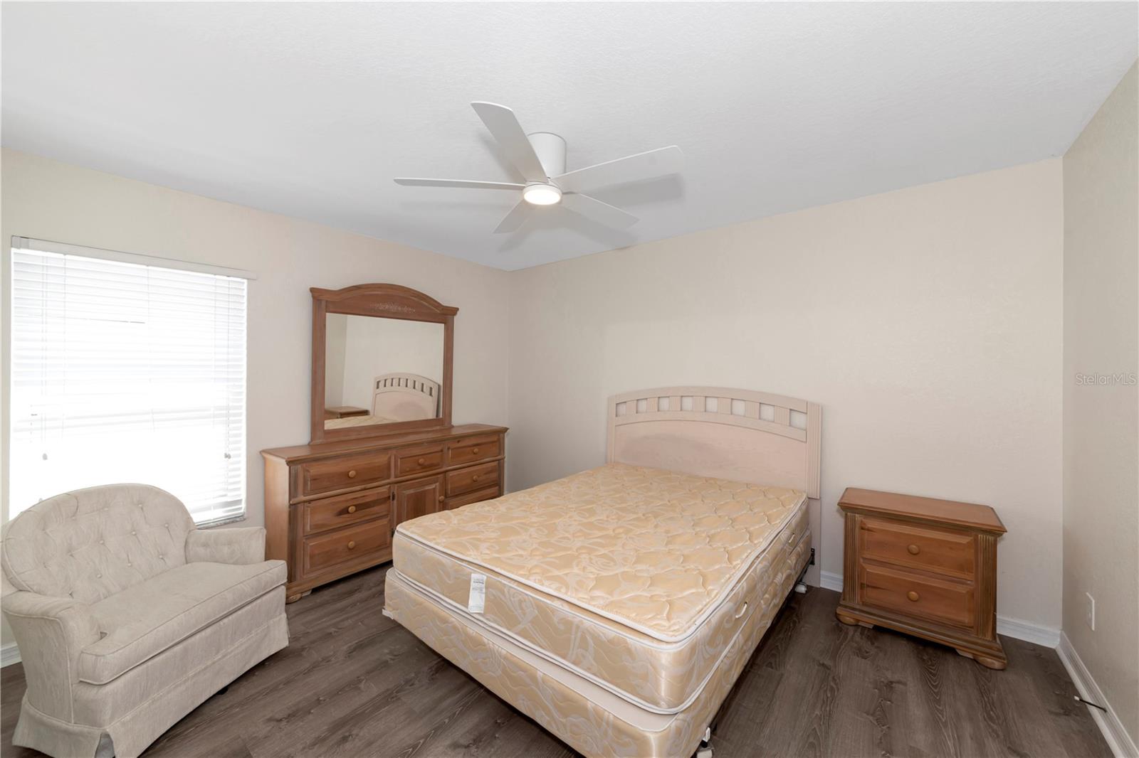 Image 20 of 32 For 1401 Hedgewood Circle