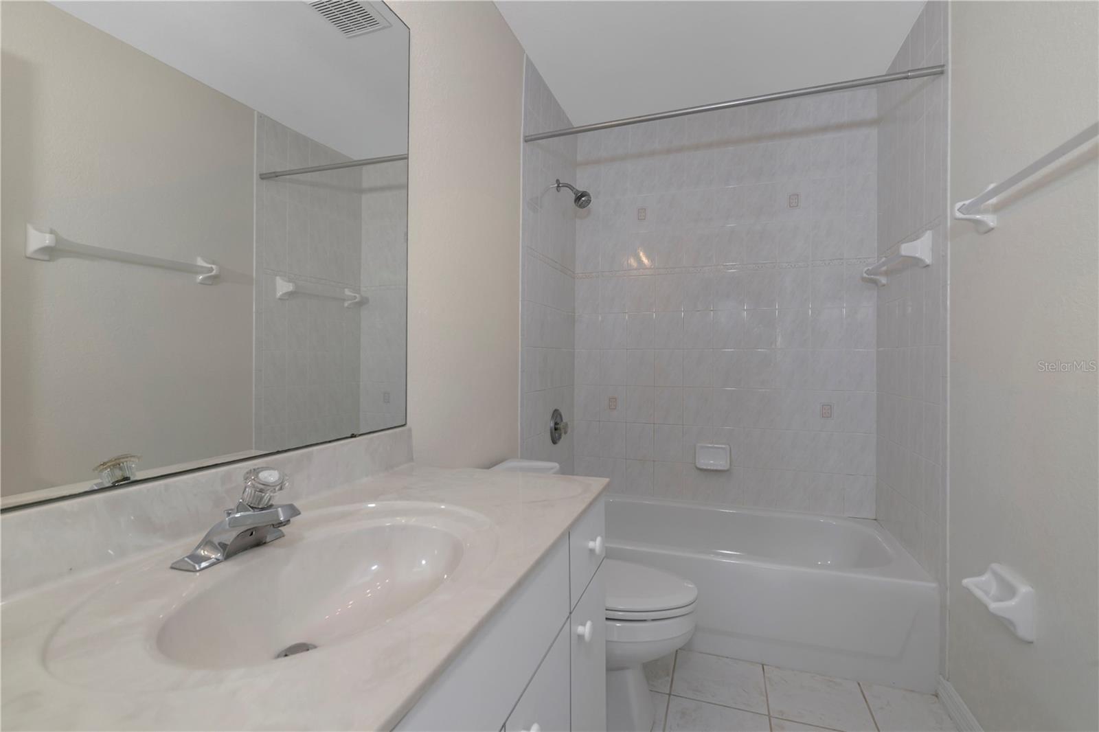 Image 24 of 32 For 1401 Hedgewood Circle