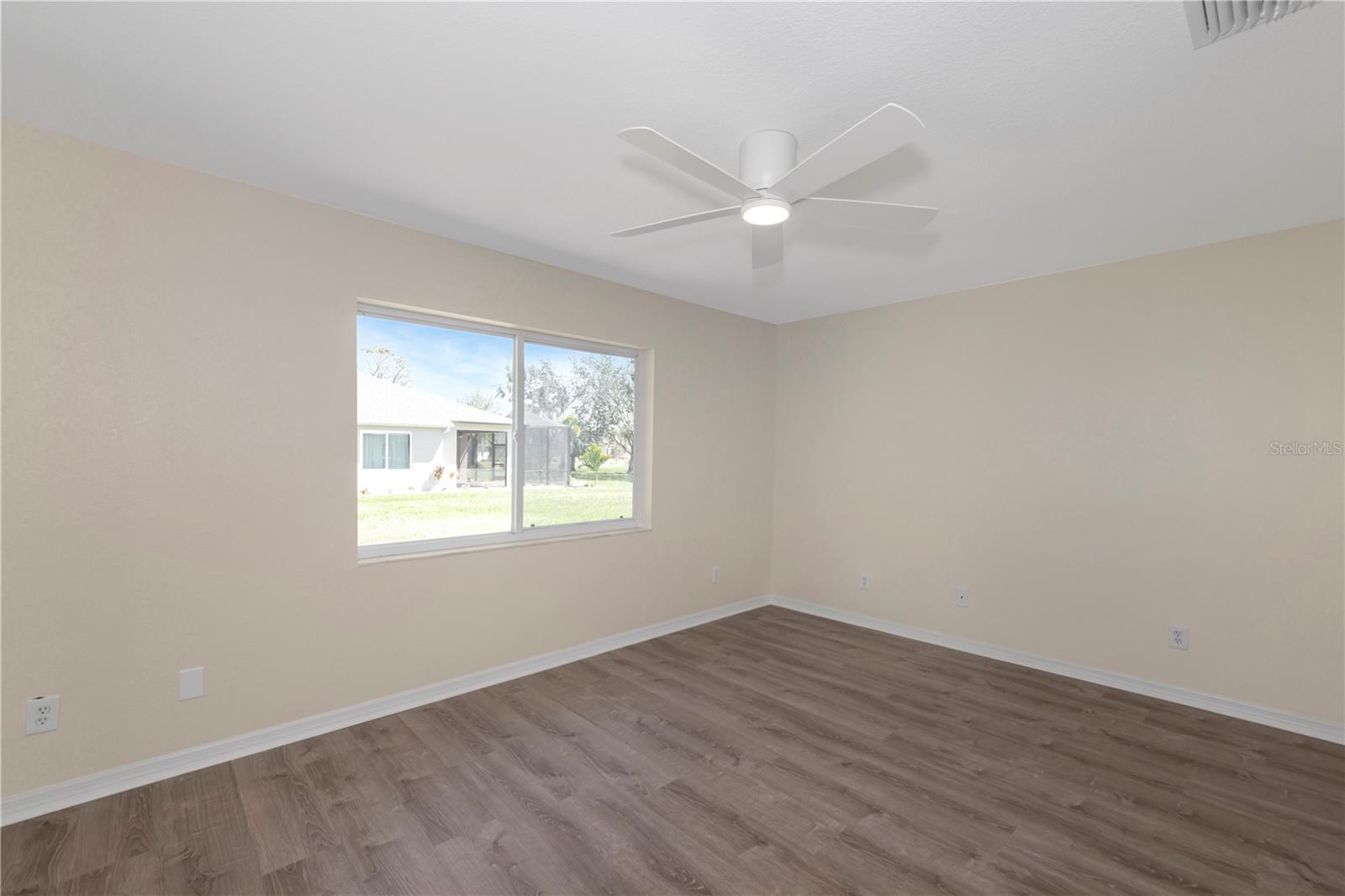 Image 26 of 32 For 1401 Hedgewood Circle