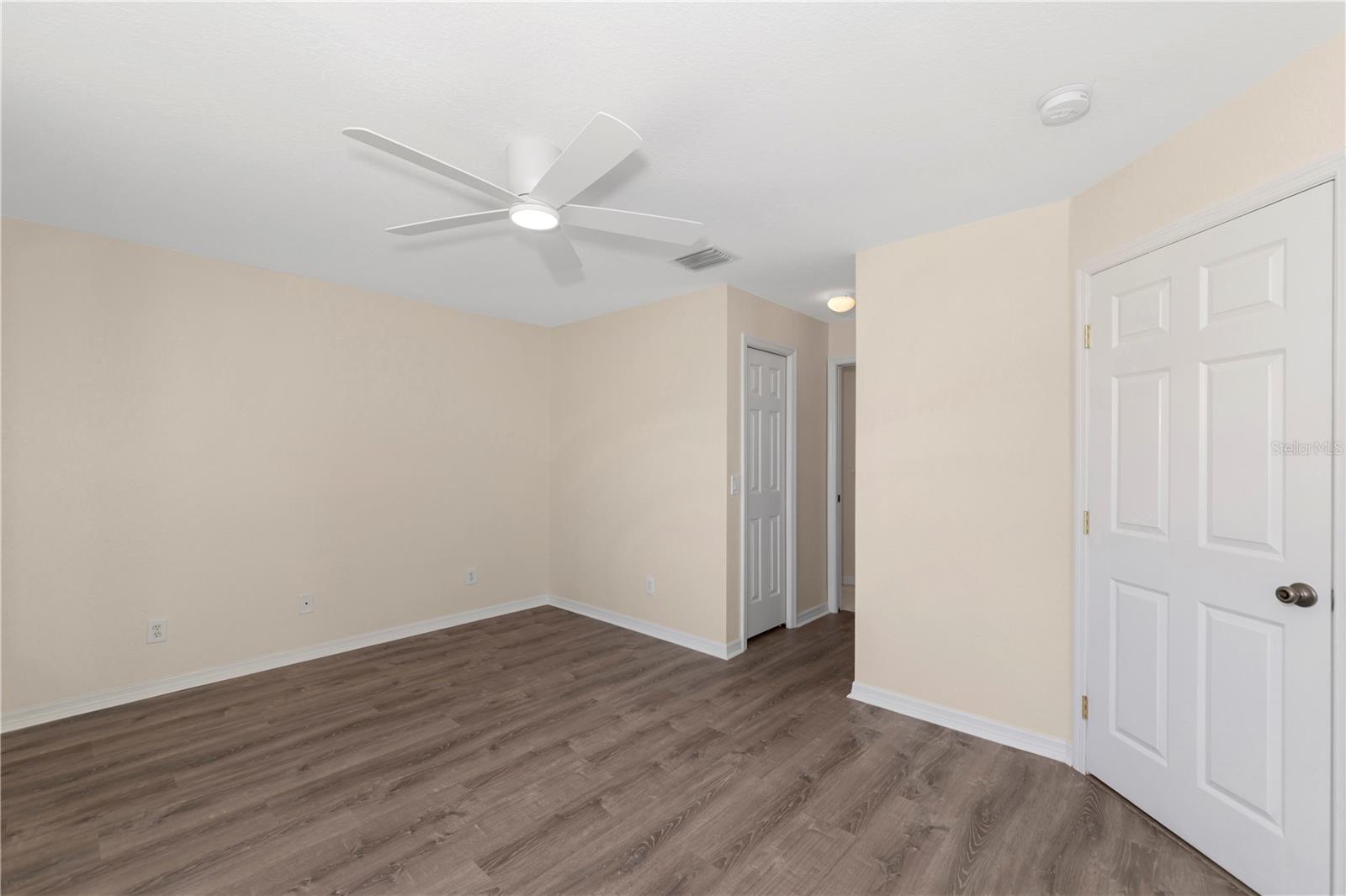 Image 27 of 32 For 1401 Hedgewood Circle