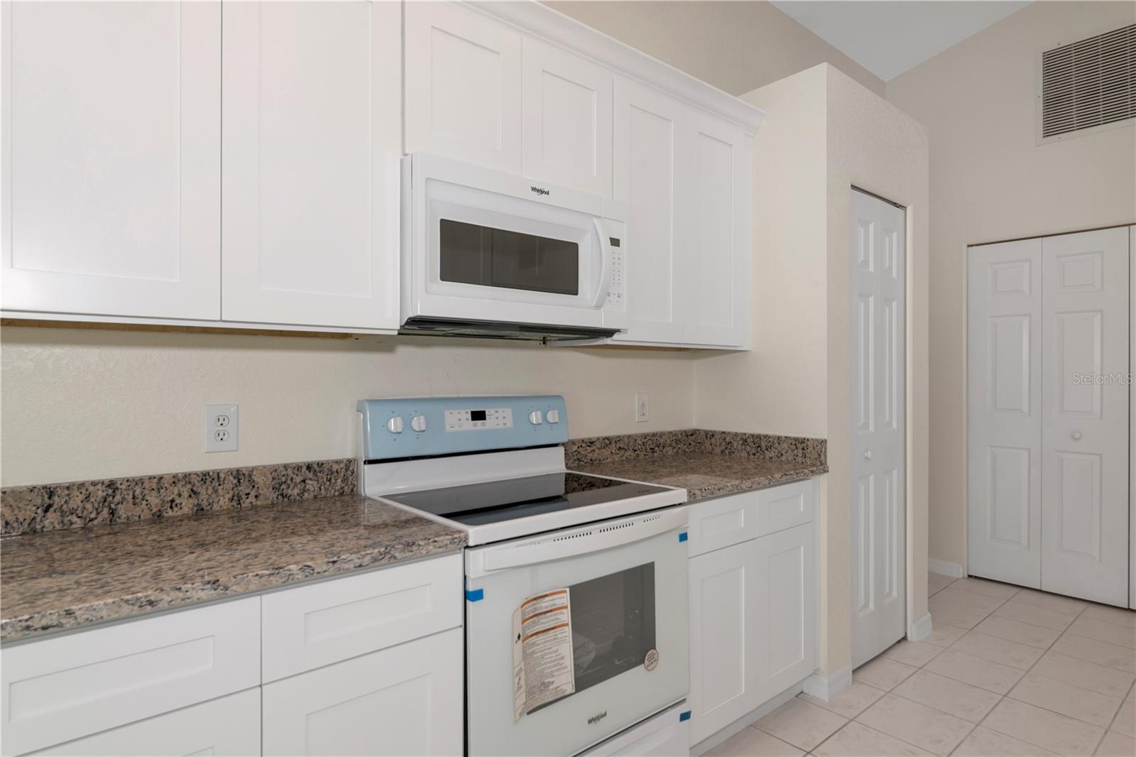 Image 7 of 32 For 1401 Hedgewood Circle