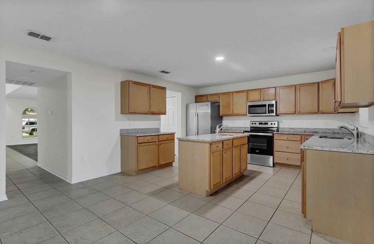 Image 4 of 8 For 10530 Laxton Street