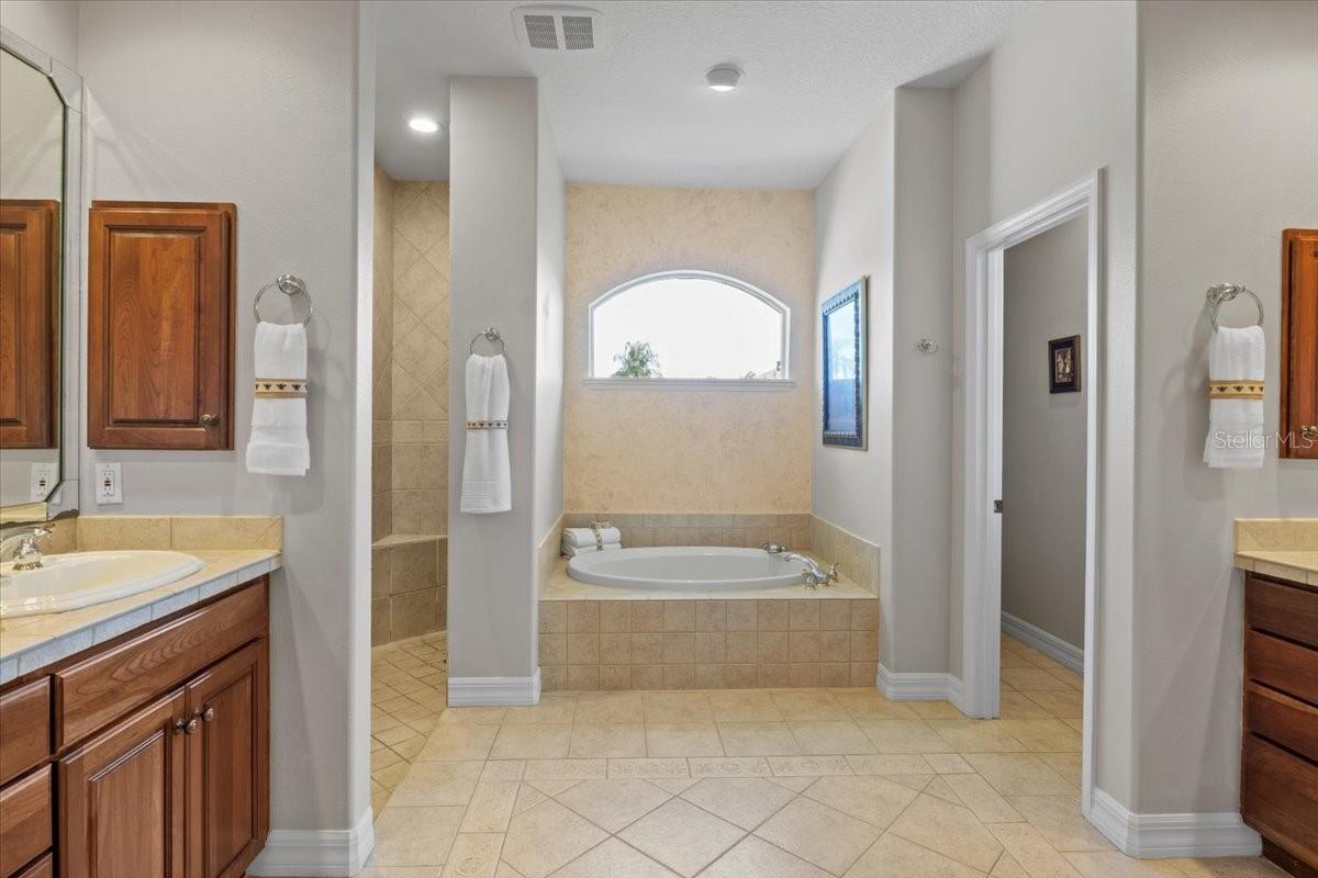 Image 30 of 93 For 3517 Little Country Road