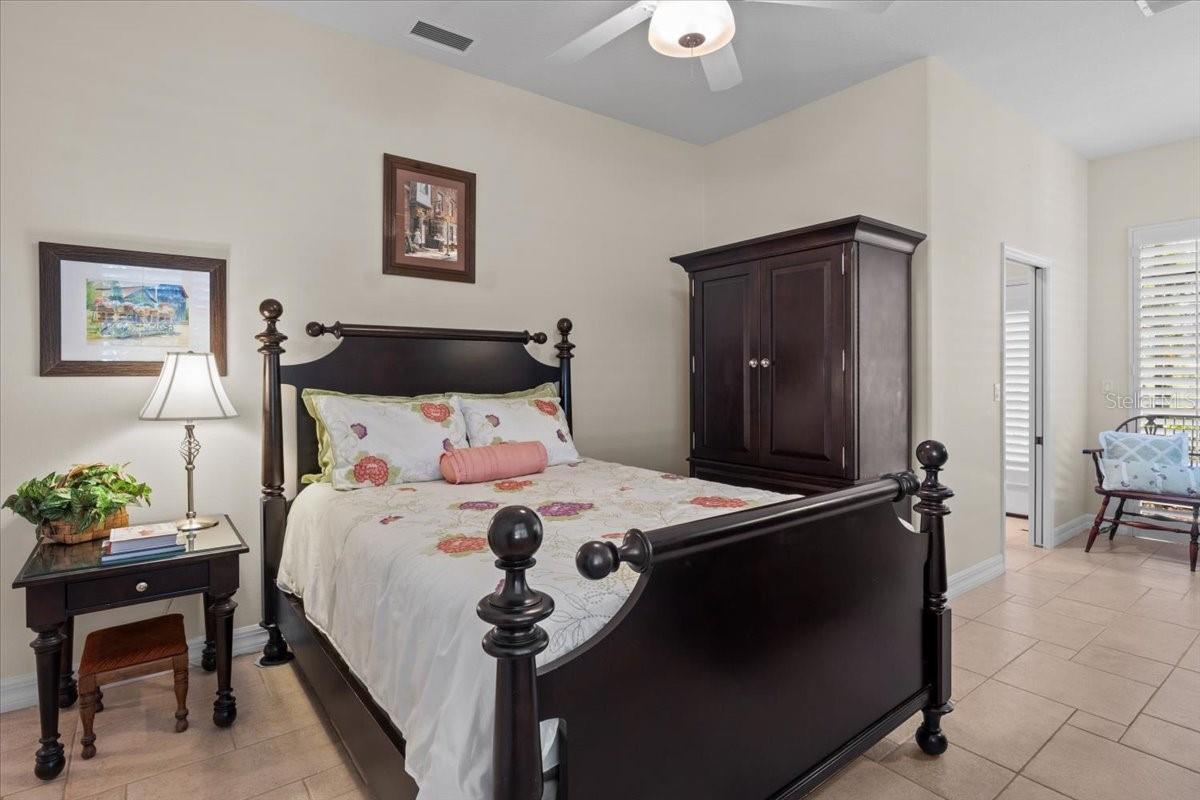 Image 38 of 93 For 3517 Little Country Road