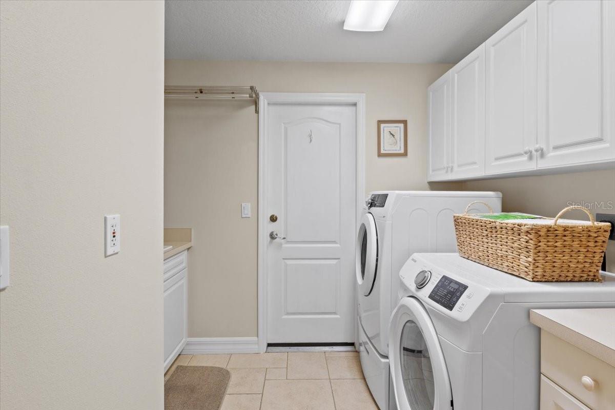 Image 42 of 93 For 3517 Little Country Road