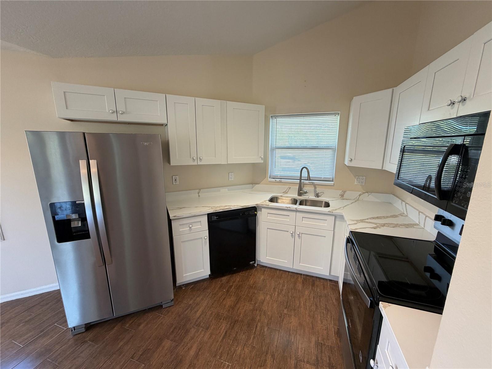 Image 6 of 27 For 7224 49th Avenue E