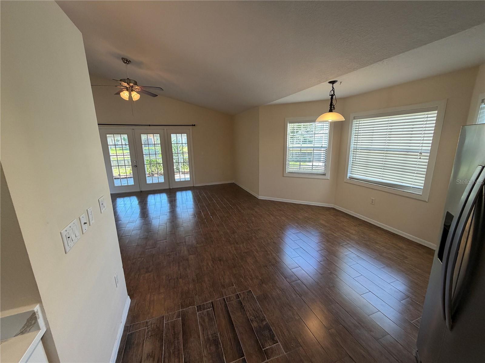 Image 9 of 27 For 7224 49th Avenue E