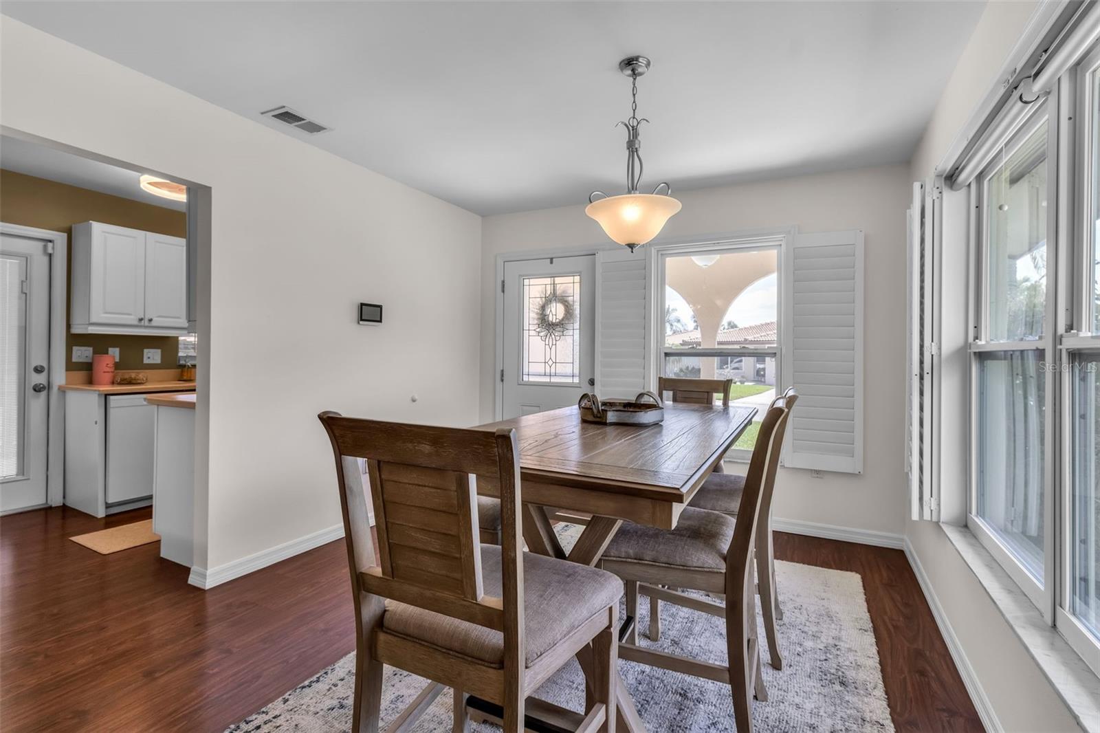 Image 7 of 63 For 3311 Mercer Road 3311