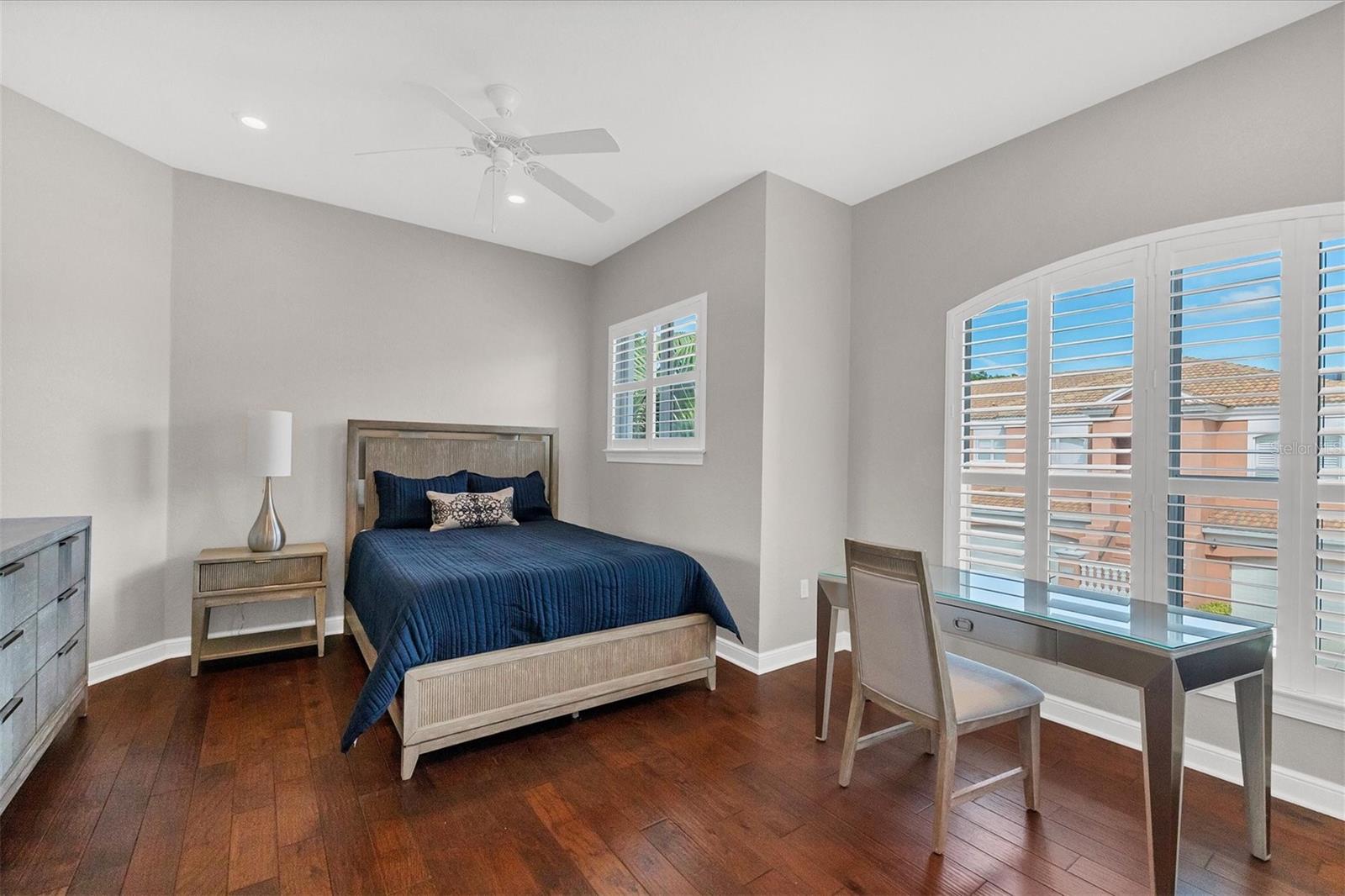 Image 24 of 33 For 5509 46th Court W